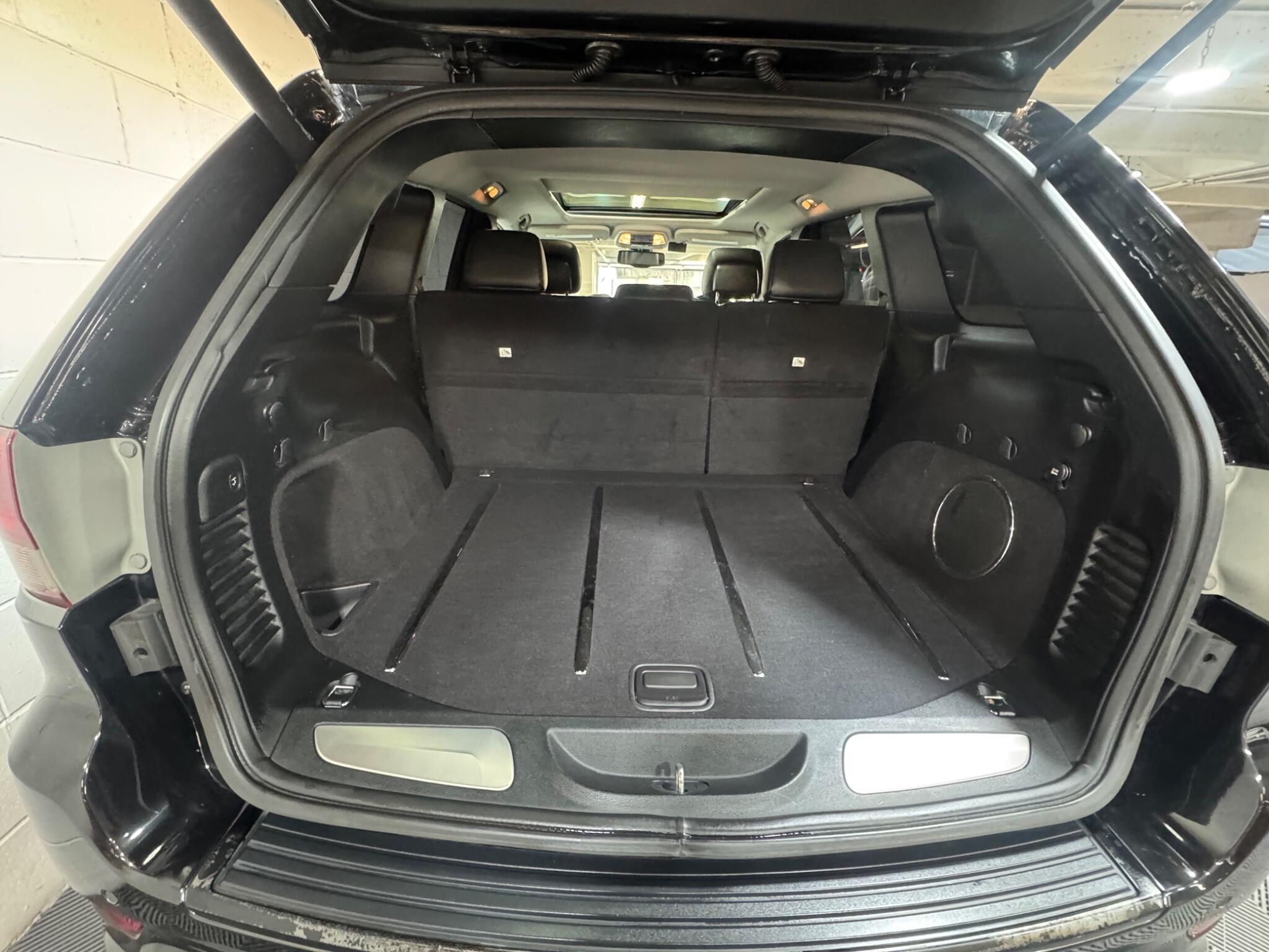 Jeep Grand Cherokee - Image 14