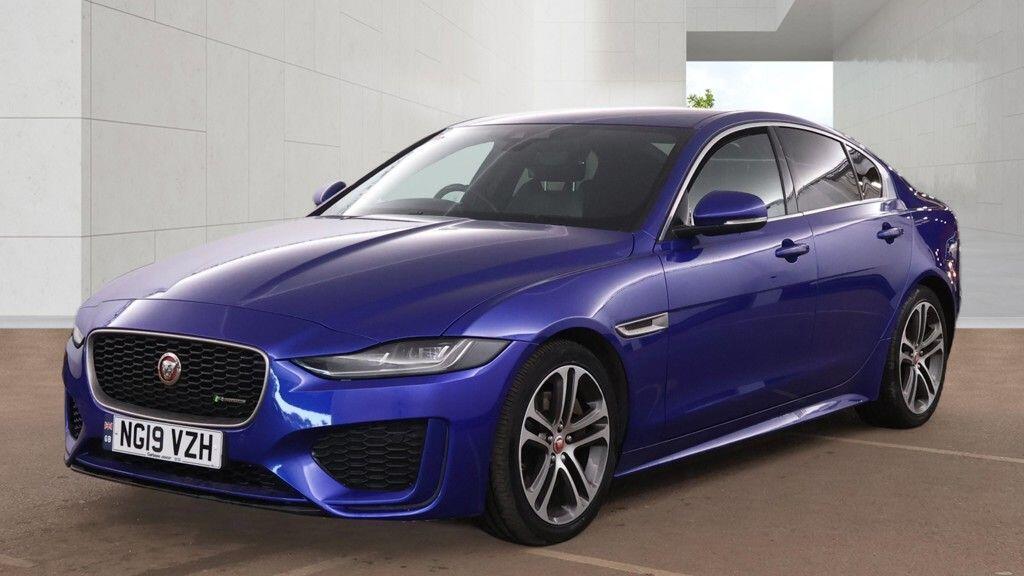 Jaguar XE - Image 2