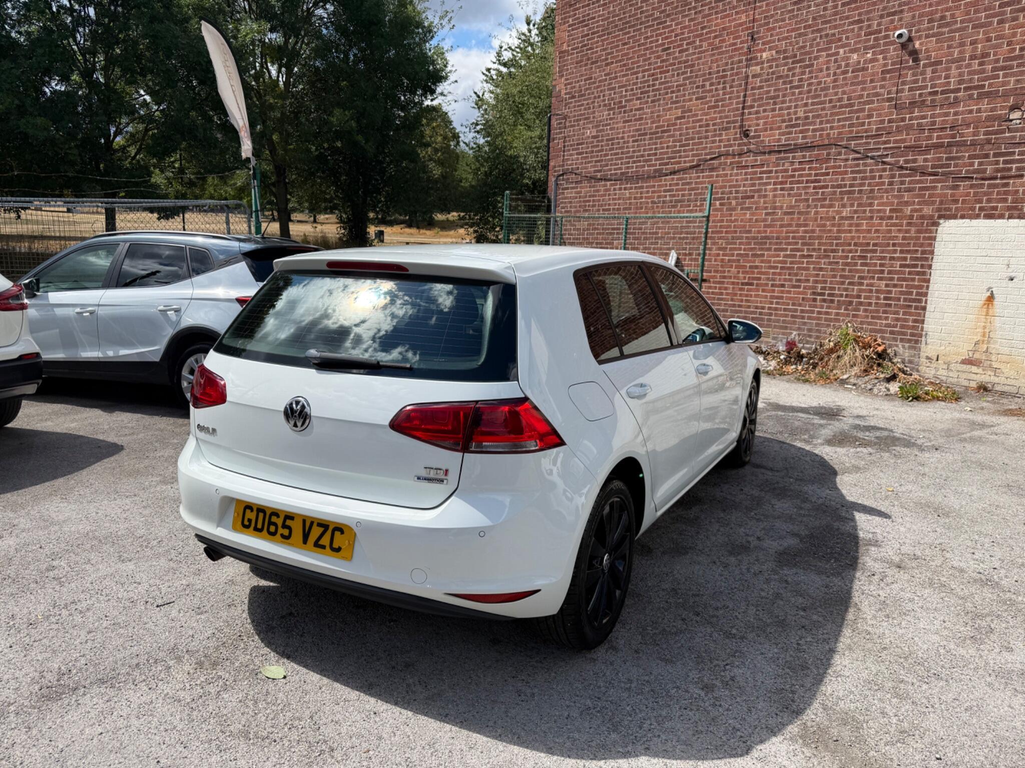 Volkswagen Golf - Image 7