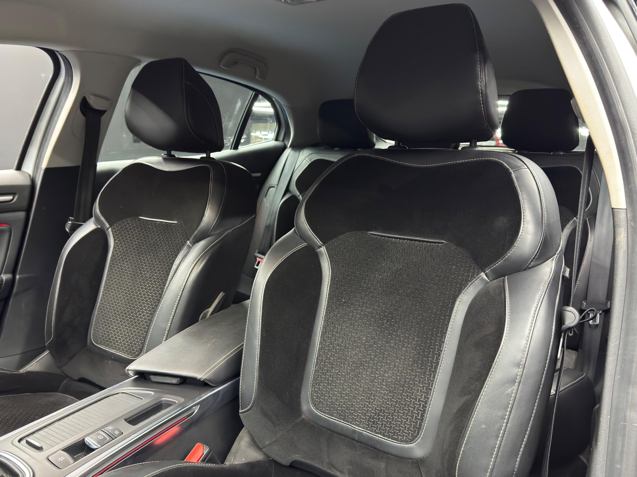 Renault Megane - Image 14