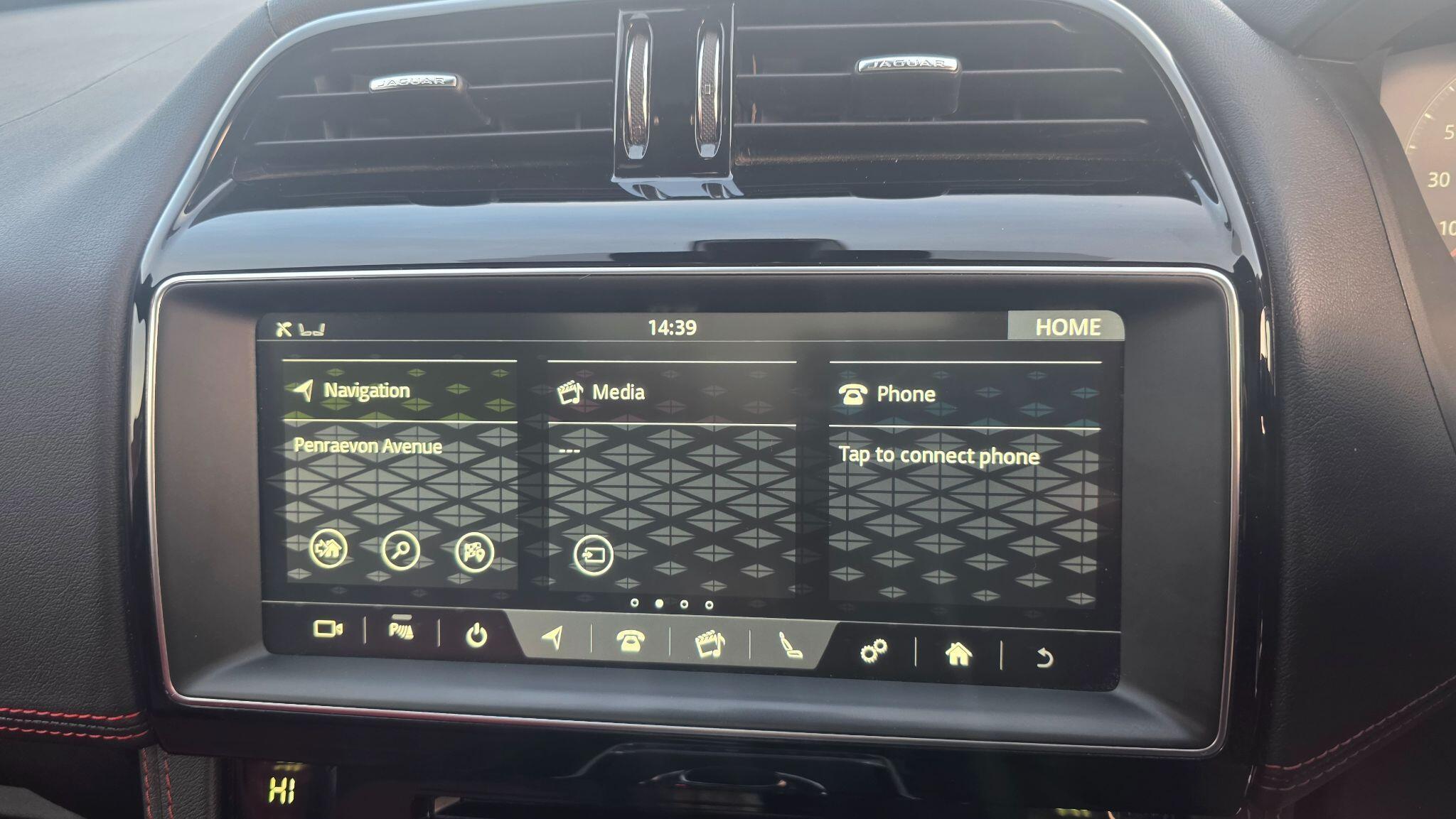 Jaguar F-Pace - Image 30