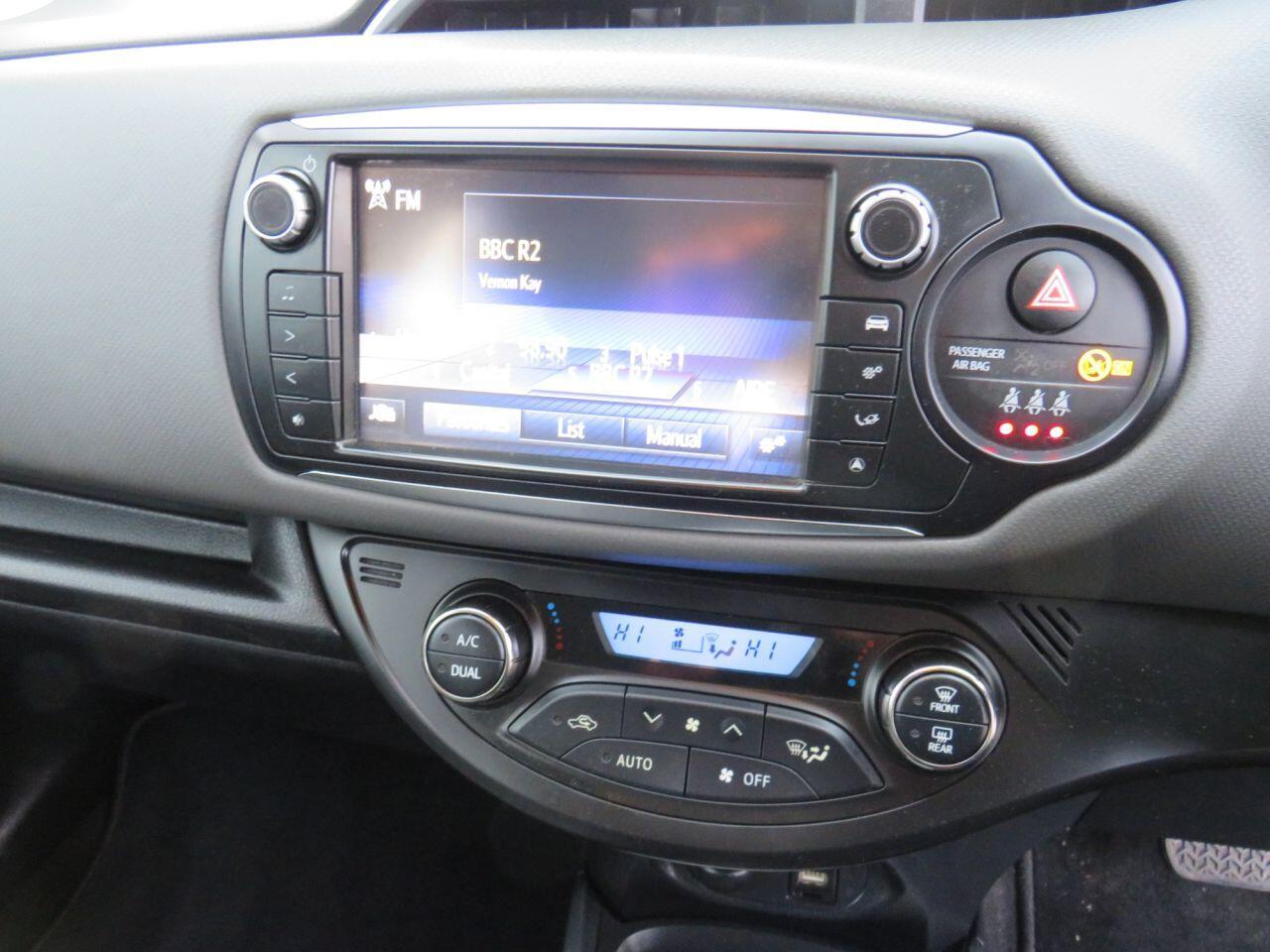 Toyota Yaris - Image 15