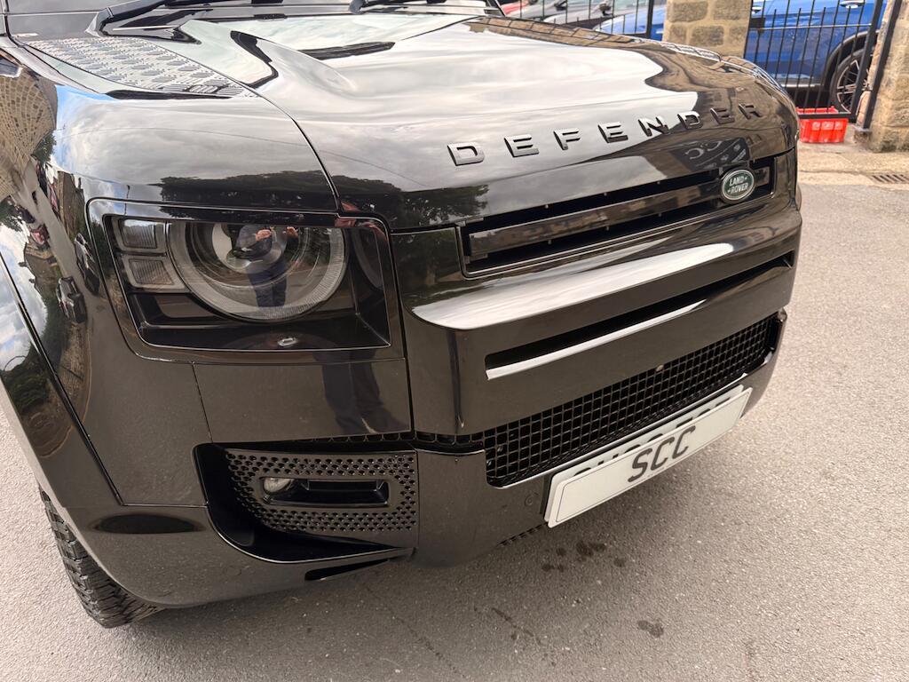Land Rover Defender 110 - Image 19