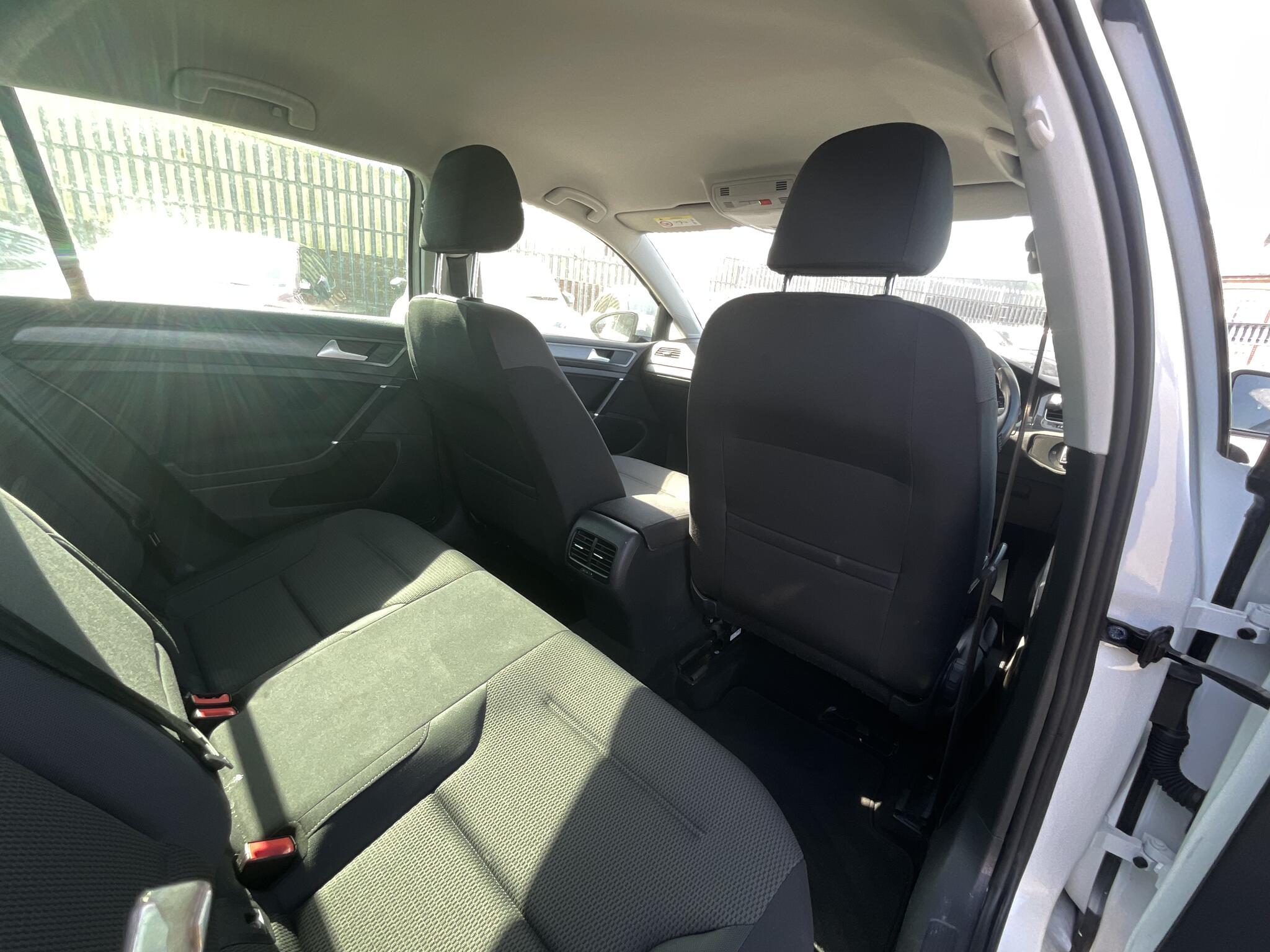 Volkswagen e-Golf - Image 5