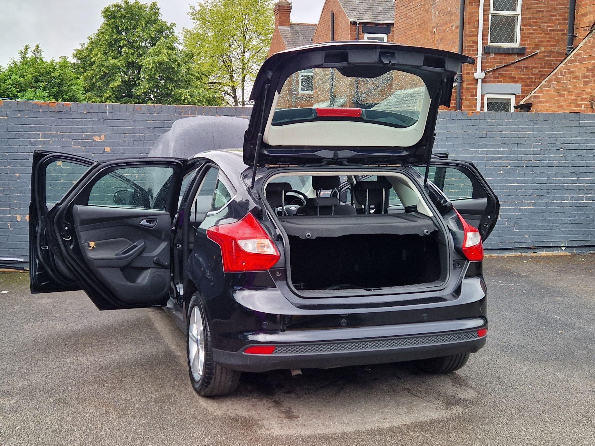 Ford Focus - Image 15
