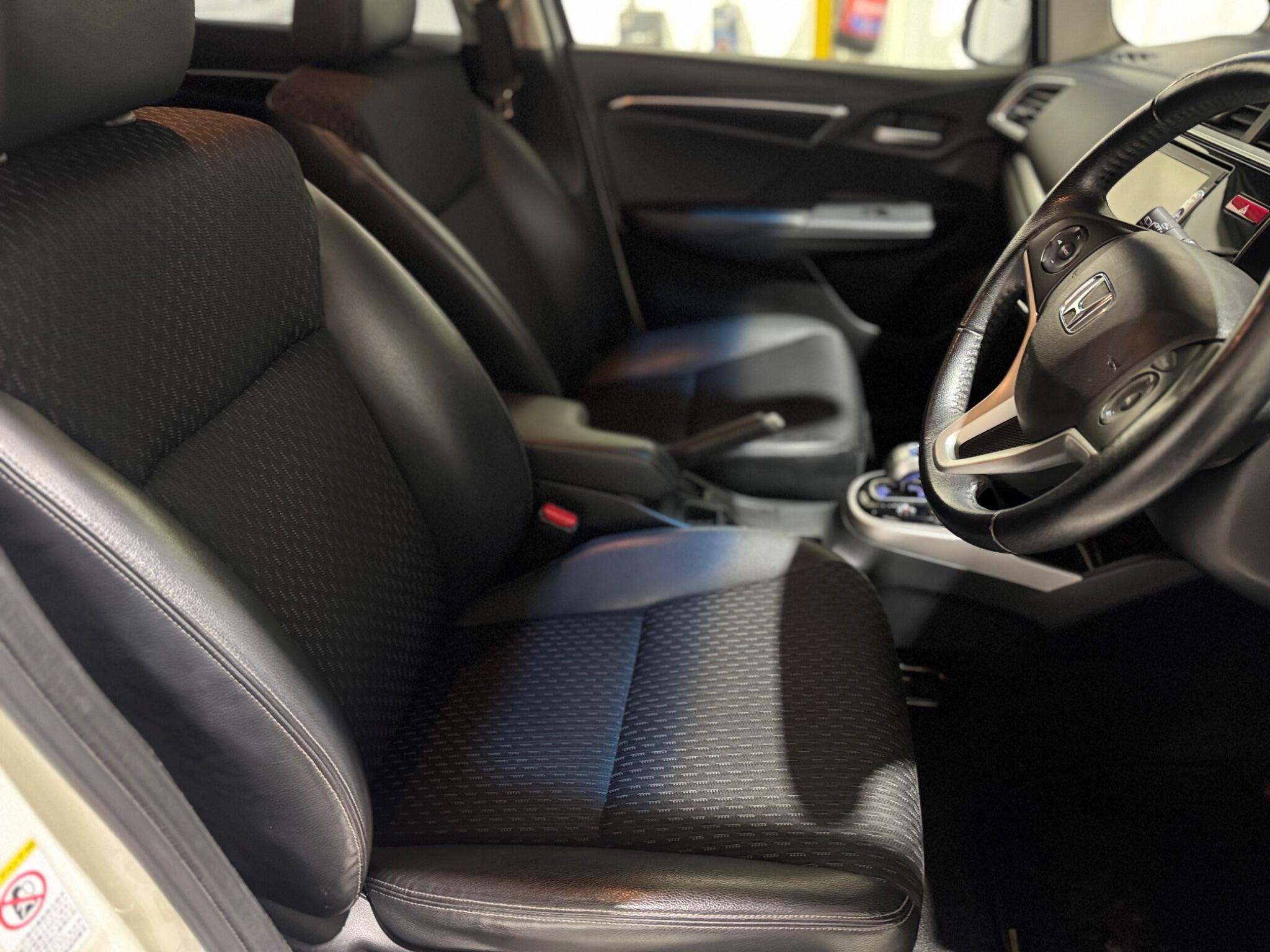 Honda FIT - Image 43