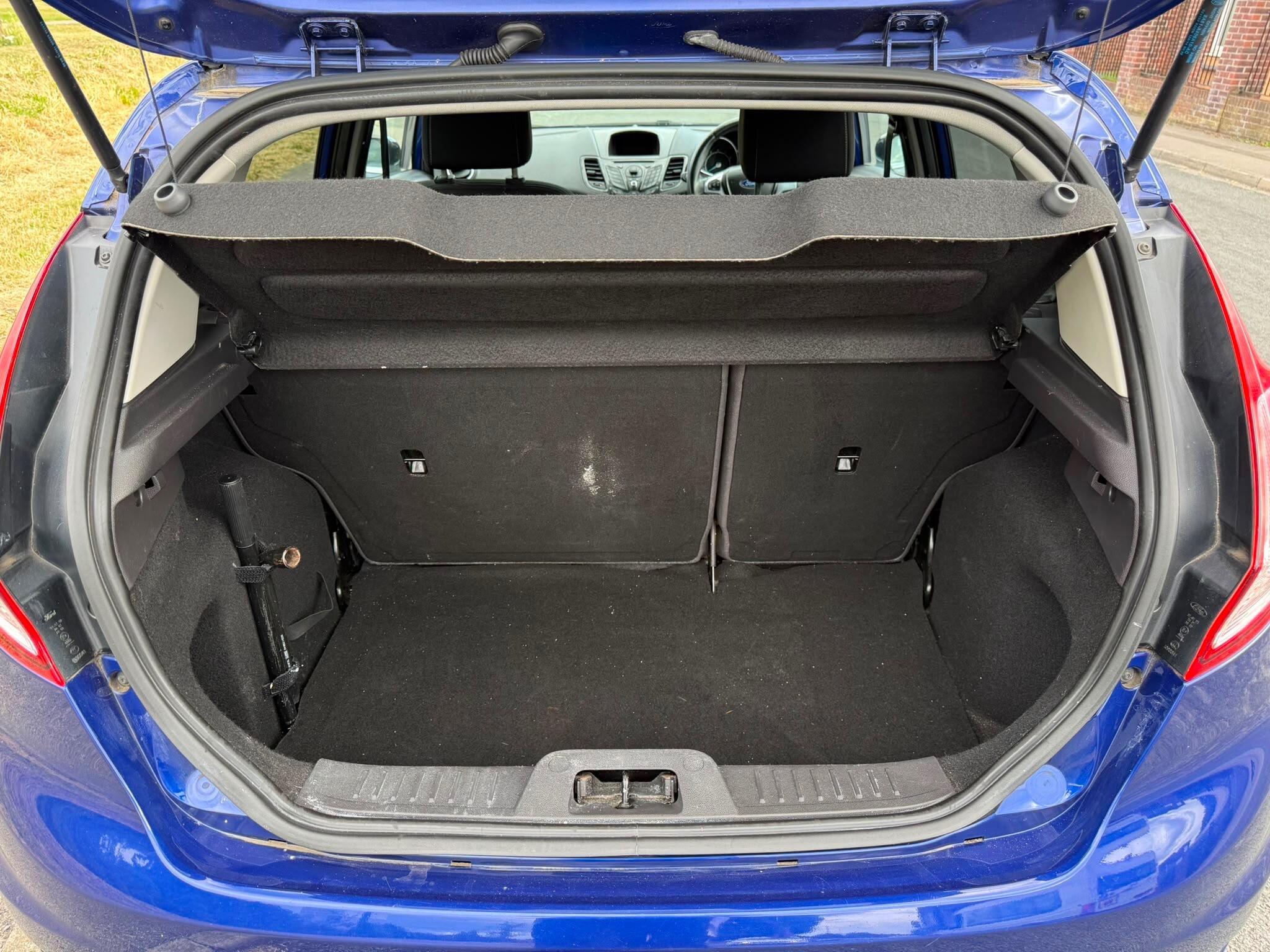 Ford Fiesta - Image 9