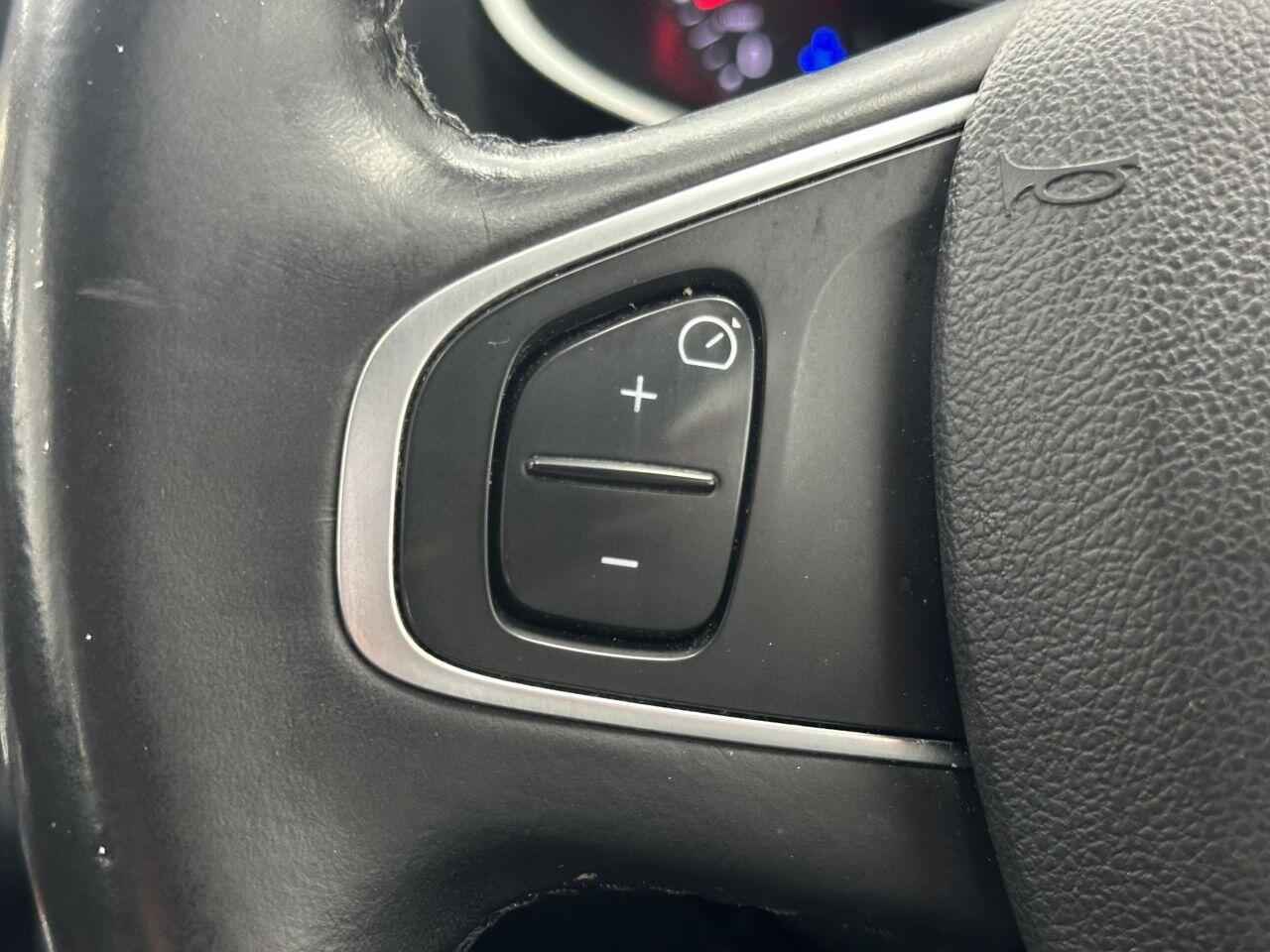 Renault Clio - Image 19