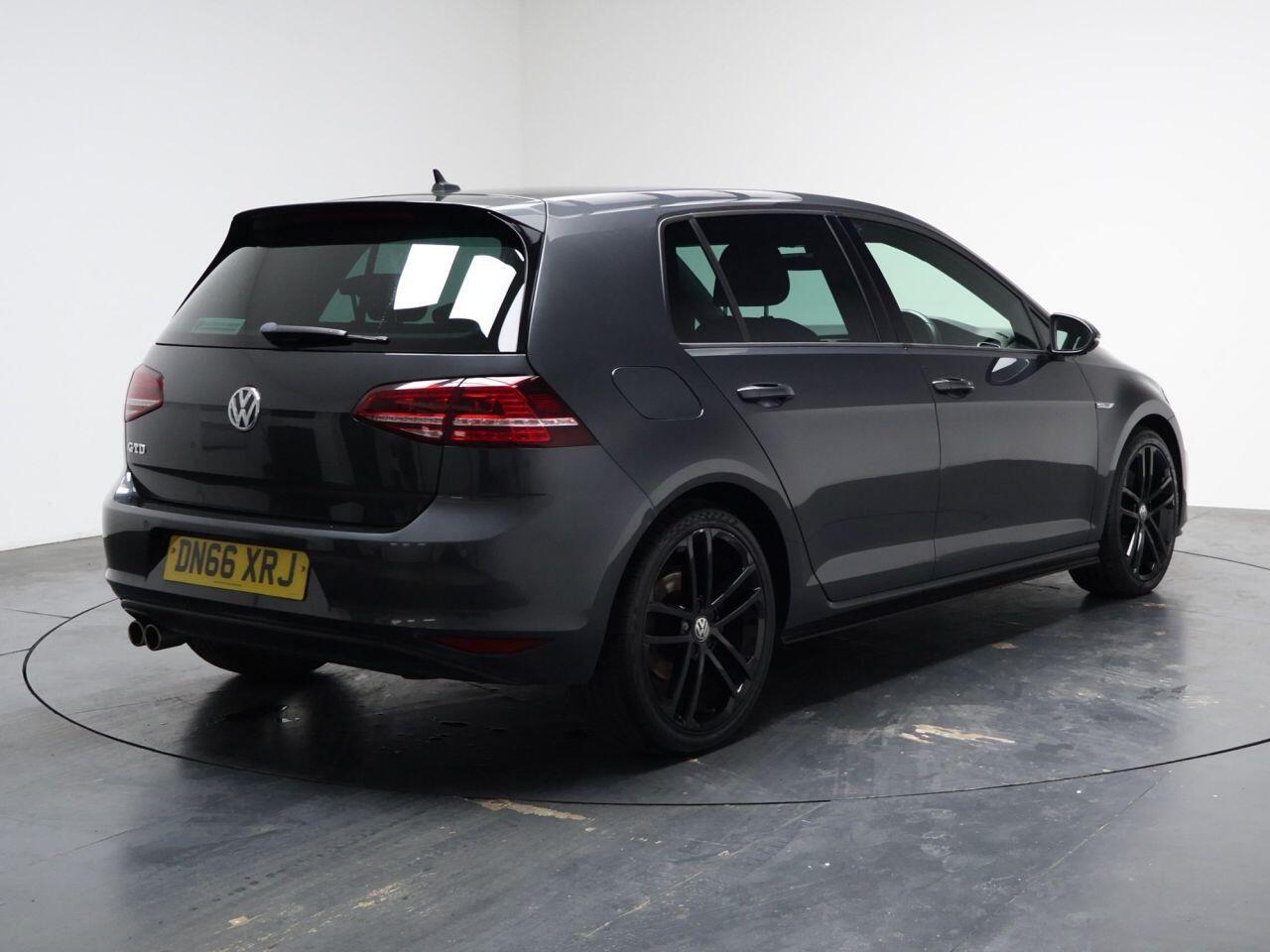 Volkswagen Golf - Image 12