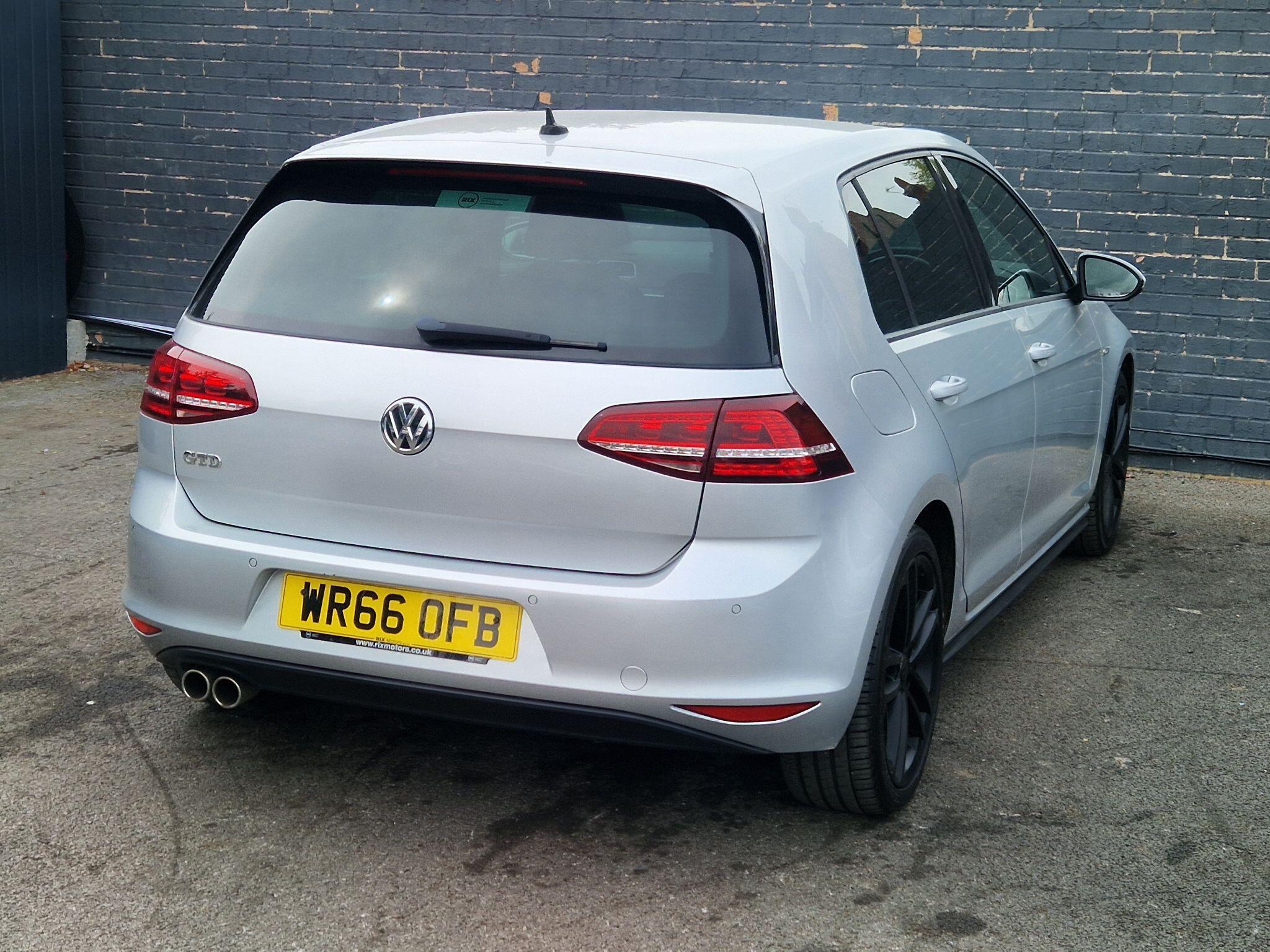 Volkswagen Golf - Image 10