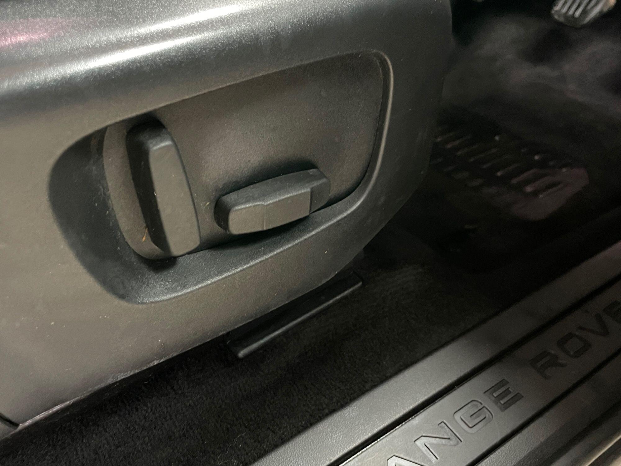 Land Rover Range Rover Evoque - Image 34