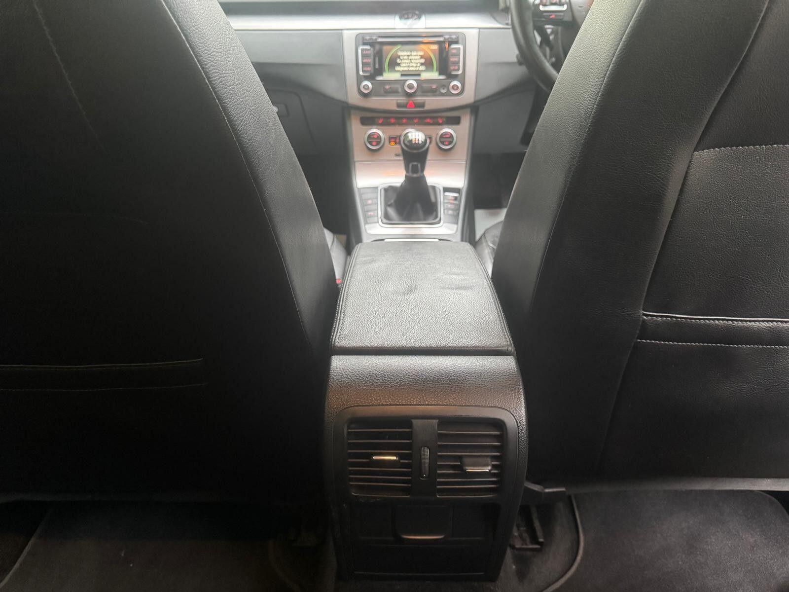 Volkswagen Passat - Image 20