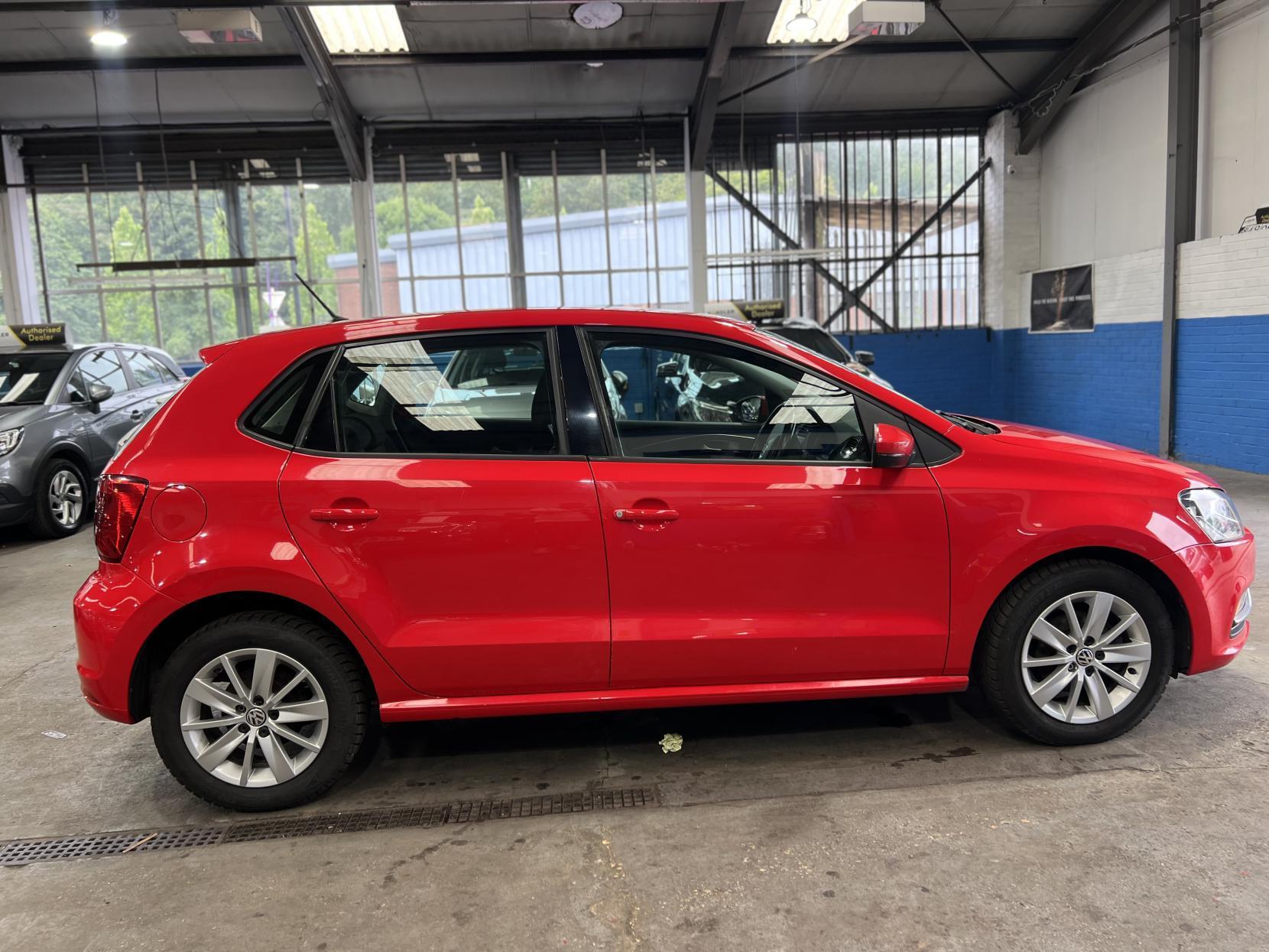 Volkswagen Polo - Image 8