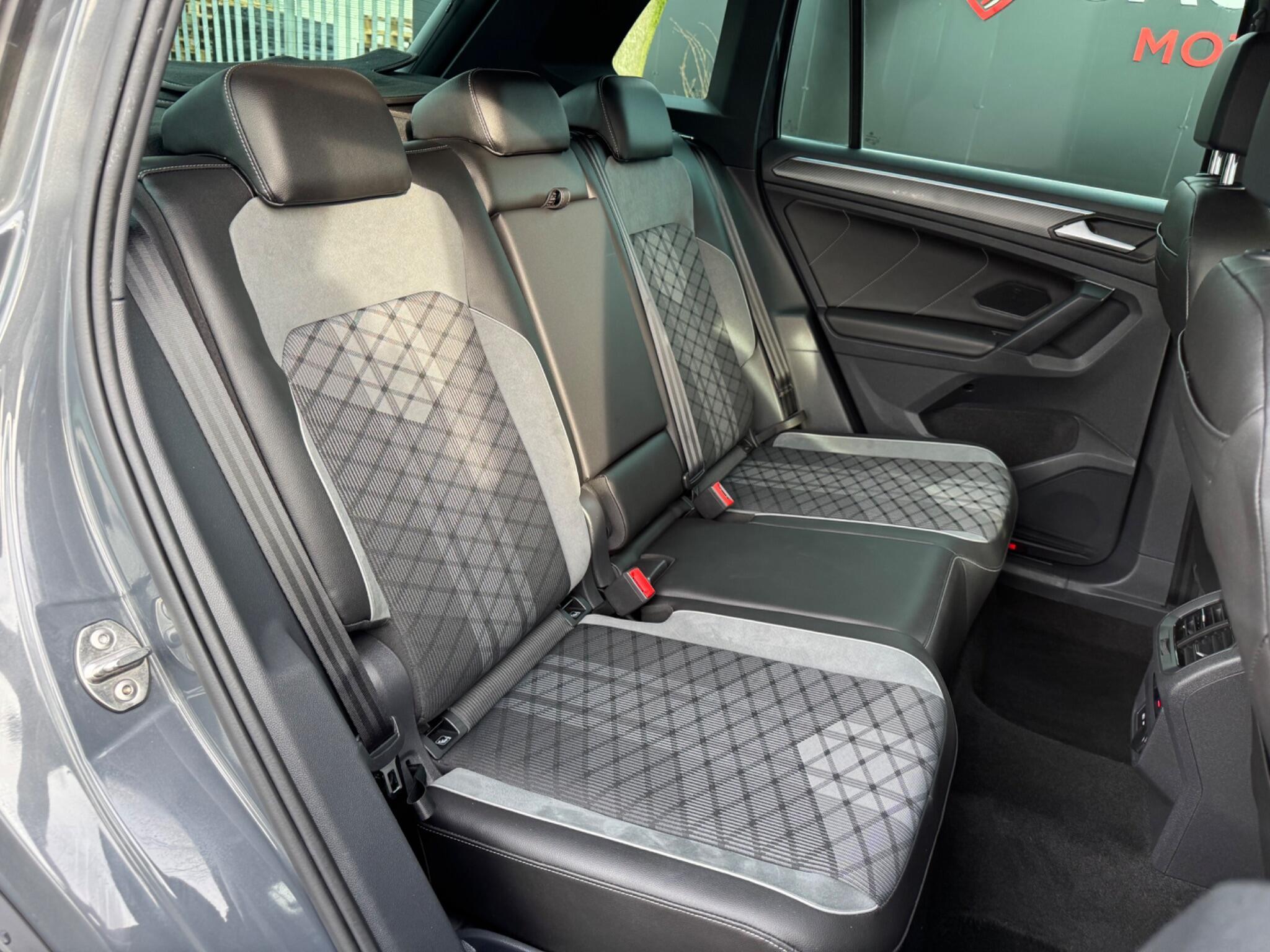 Volkswagen Tiguan - Image 20