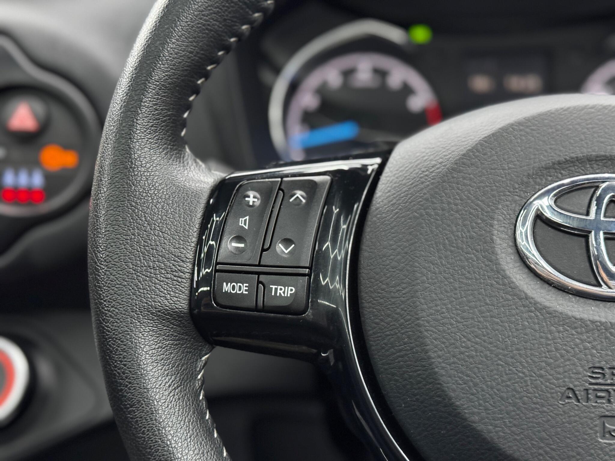 Toyota Yaris - Image 20