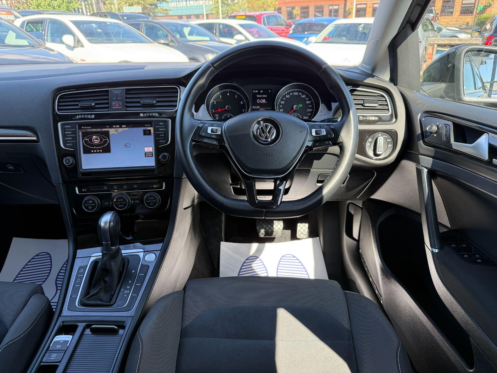 Volkswagen Golf - Image 37