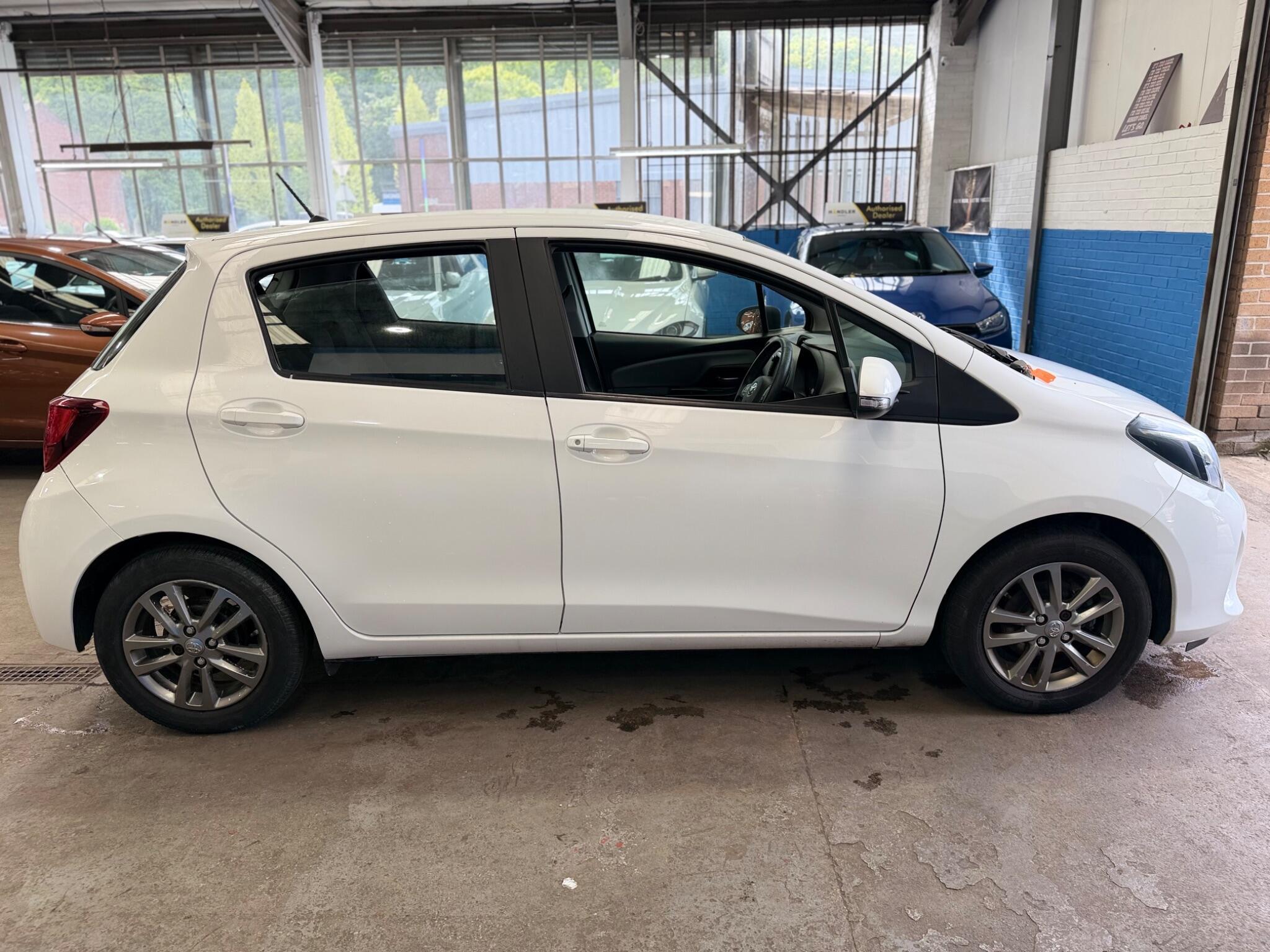 Toyota Yaris - Image 5