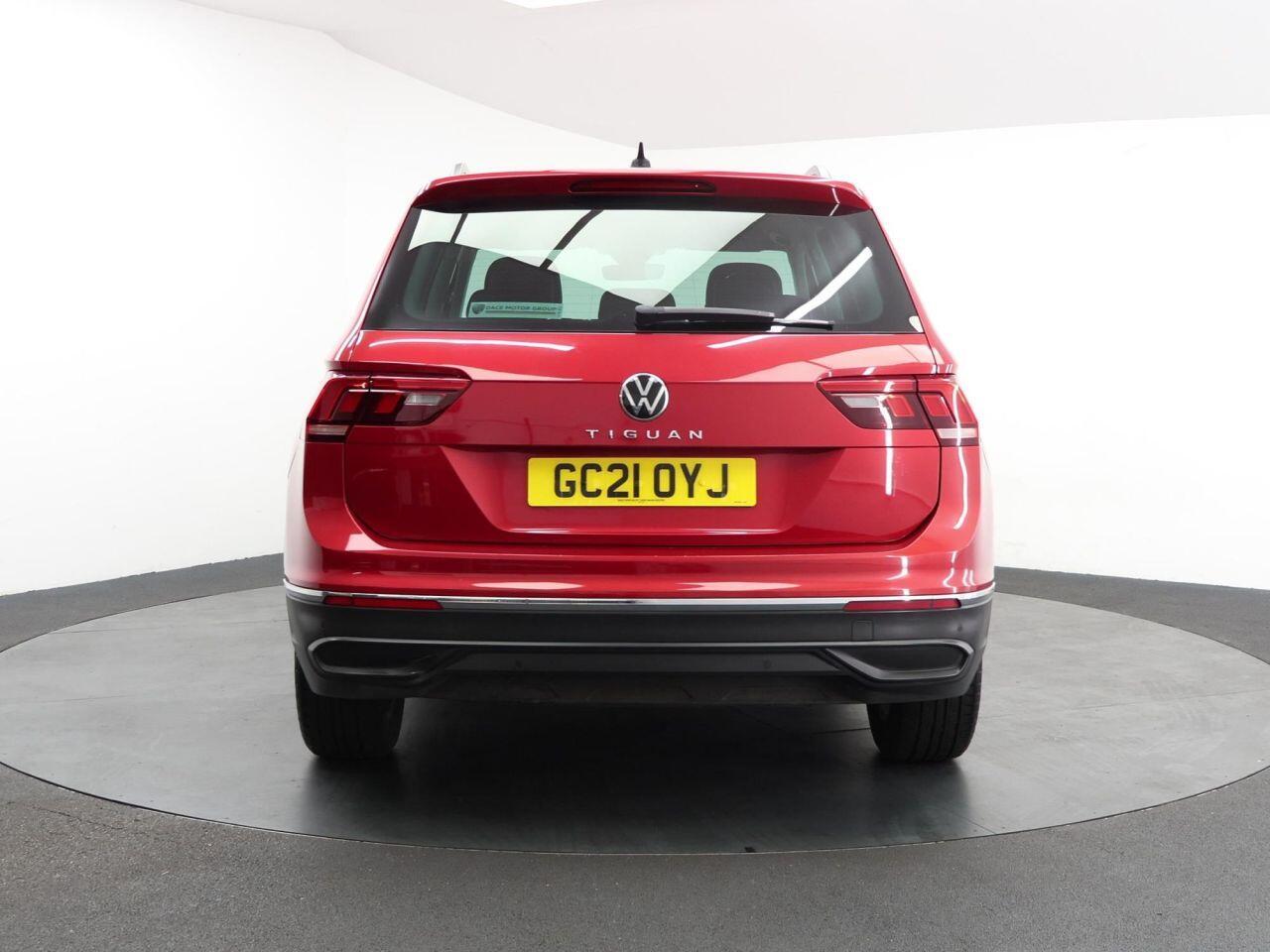Volkswagen Tiguan - Image 10