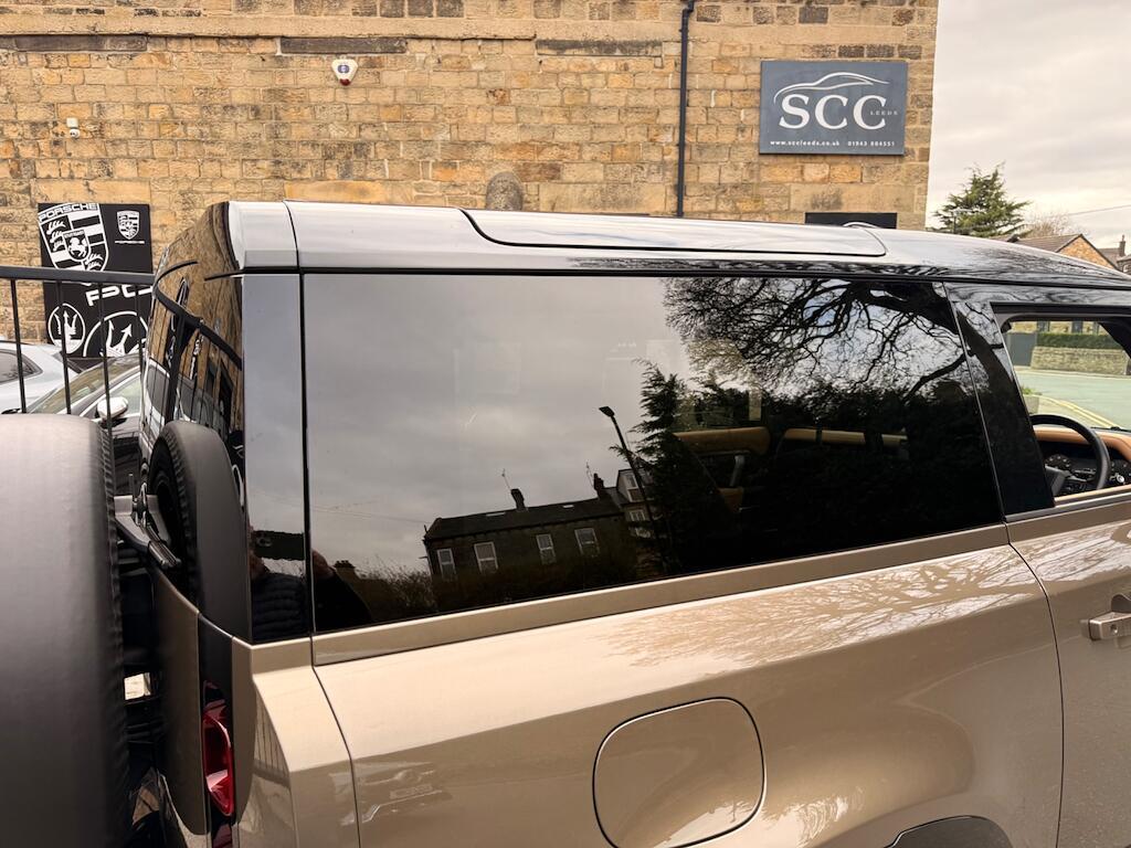 Land Rover Defender 90 - Image 27