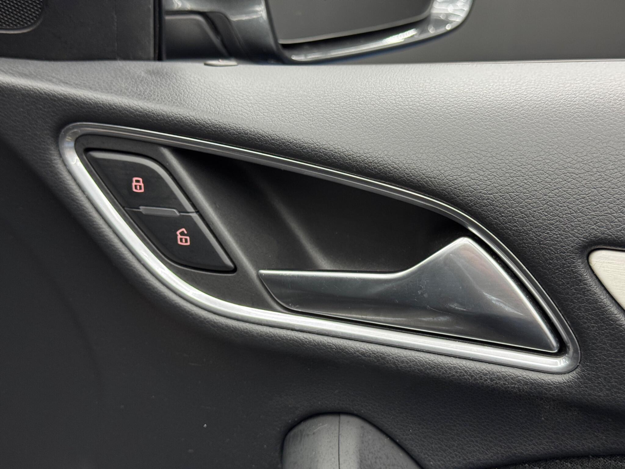 Audi Q3 - Image 40