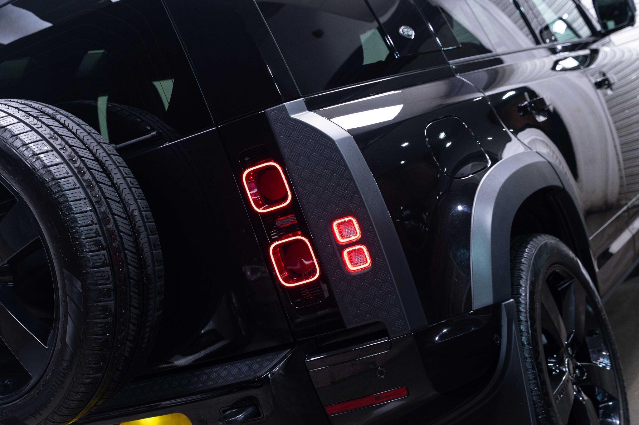 Land Rover Defender 110 - Image 45