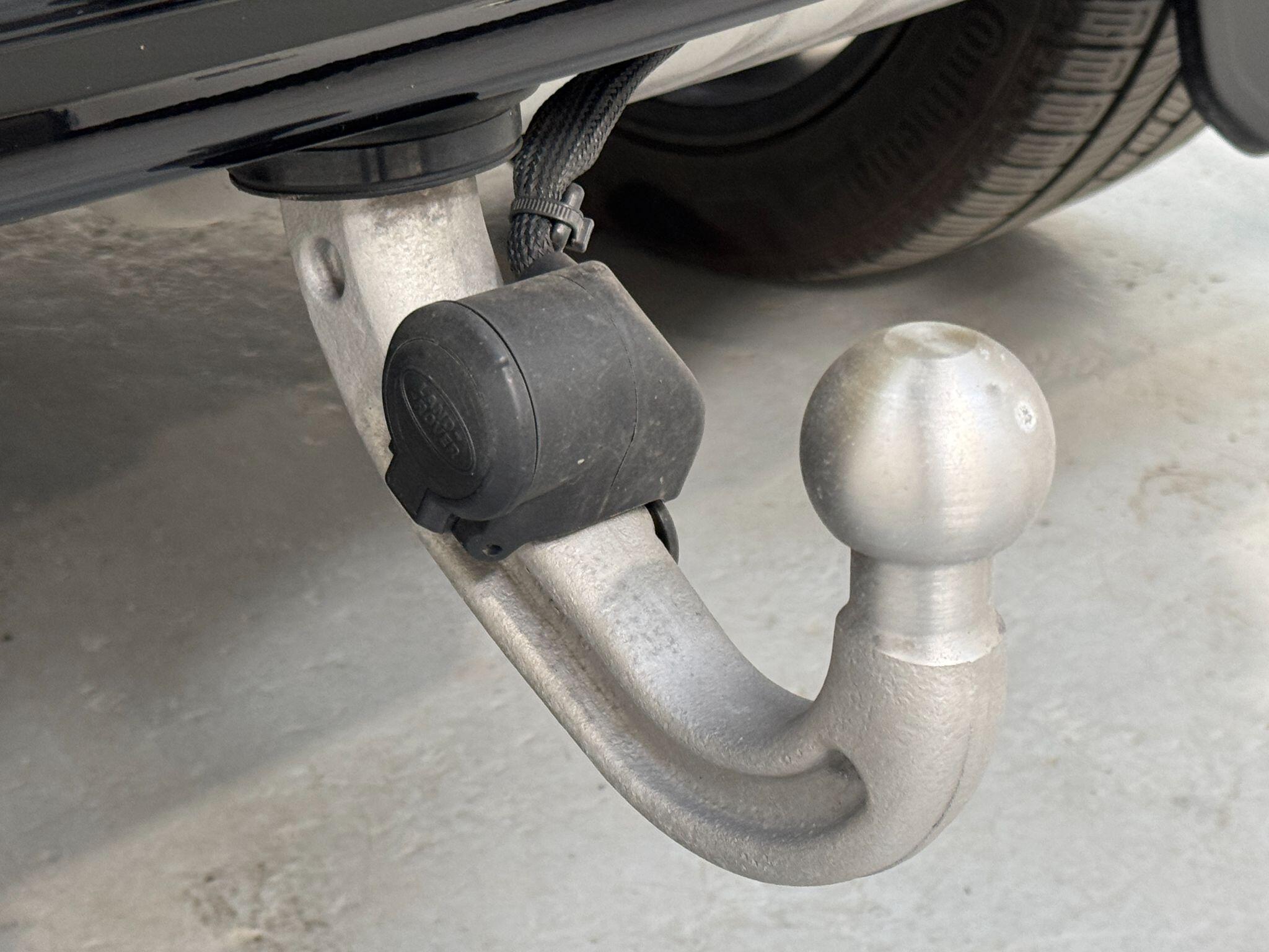 Land Rover Defender 110 - Image 59