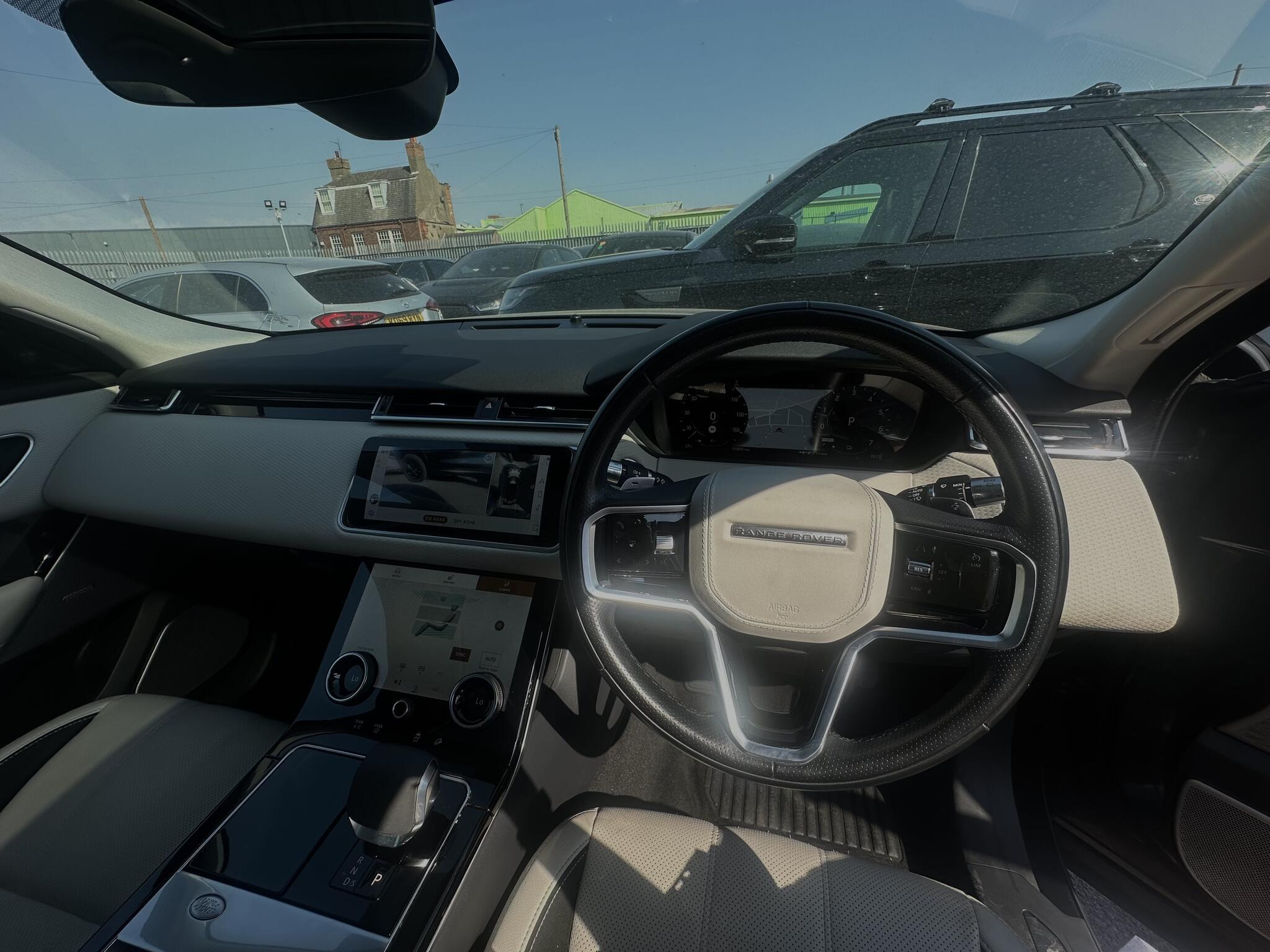 Land Rover Range Rover Velar - Image 2