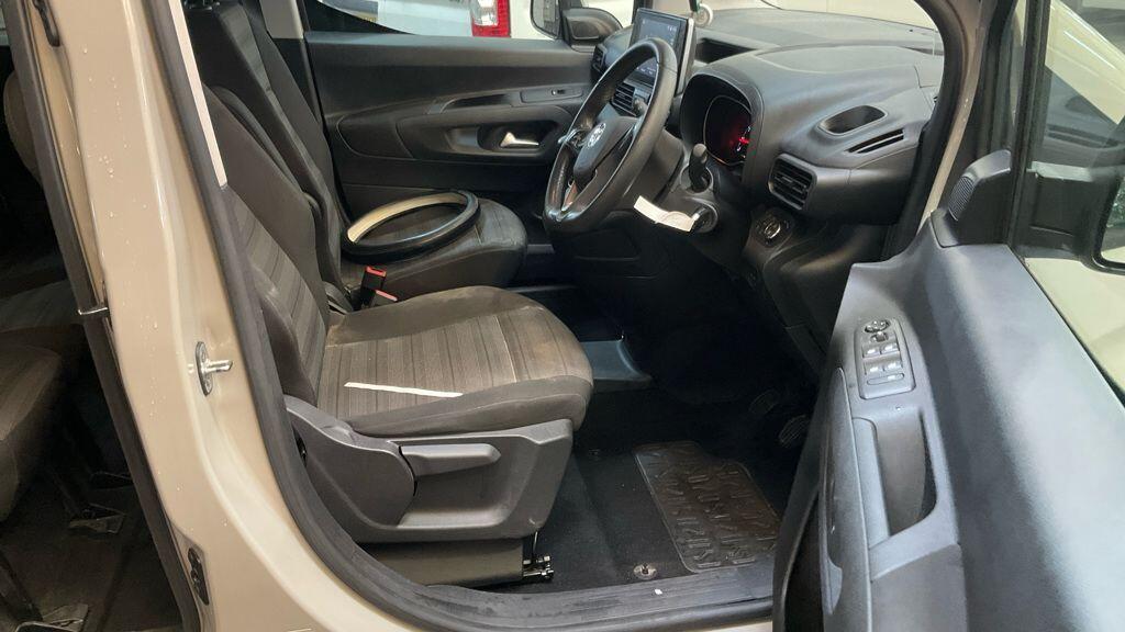 Vauxhall Combo Life - Image 8