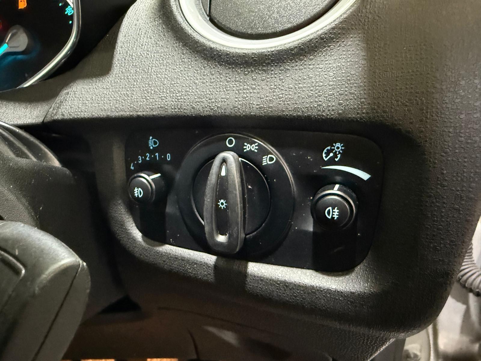 Ford Fiesta - Image 39