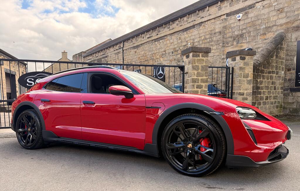 Porsche Taycan - Image 4