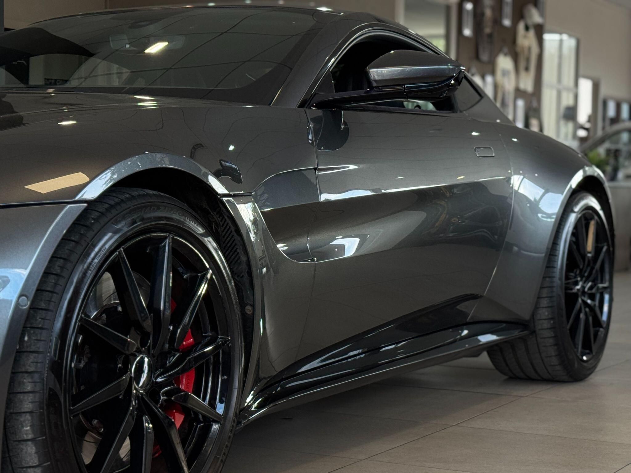 Aston Martin Vantage - Image 12