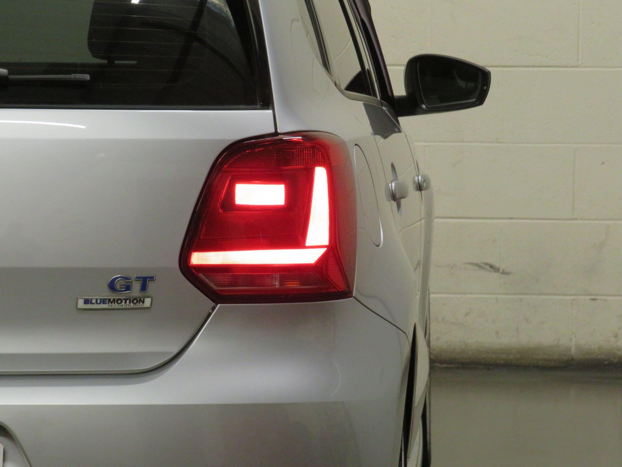 Volkswagen Polo - Image 14