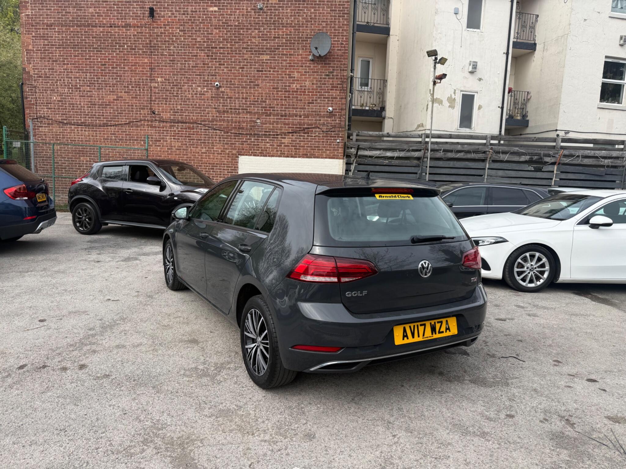 Volkswagen Golf - Image 5