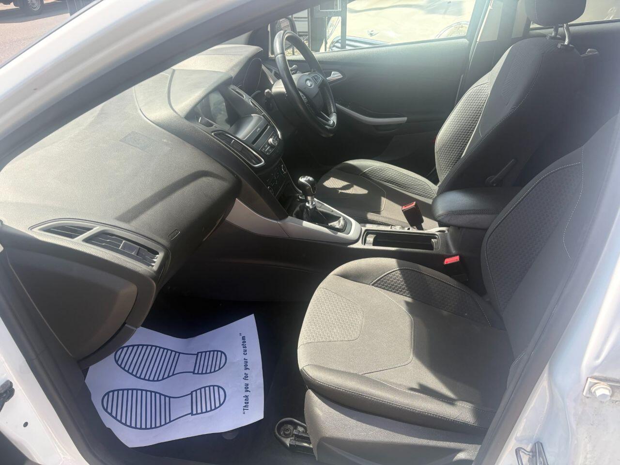 Ford Focus - Image 13