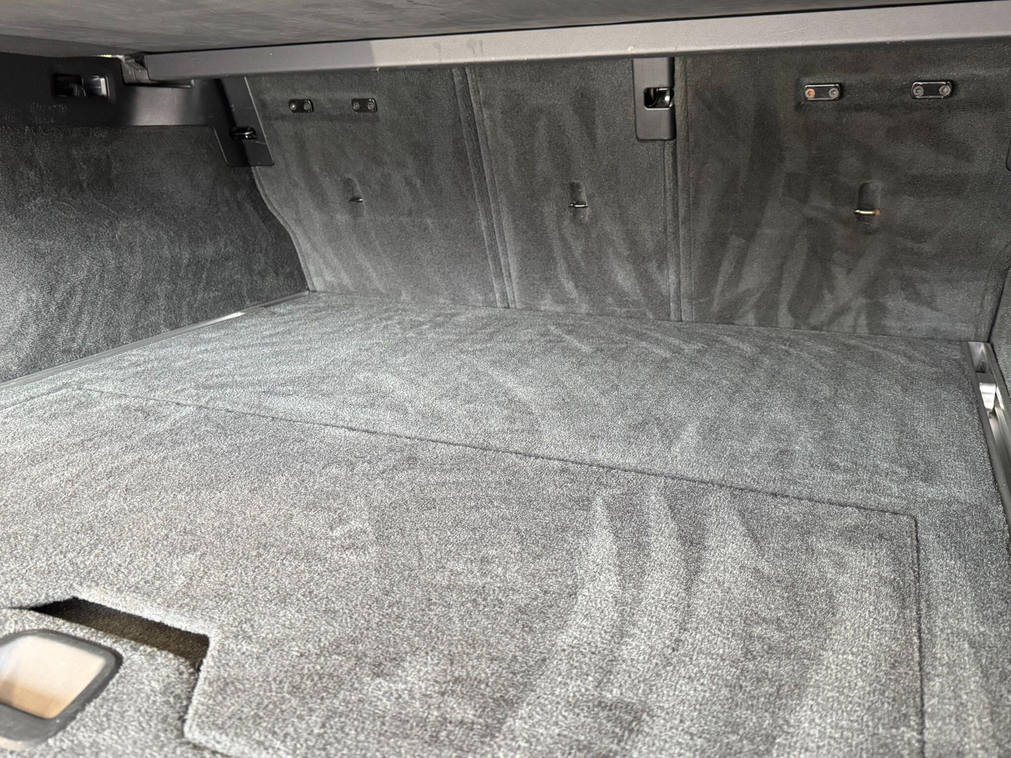 Volvo XC70 - Image 16