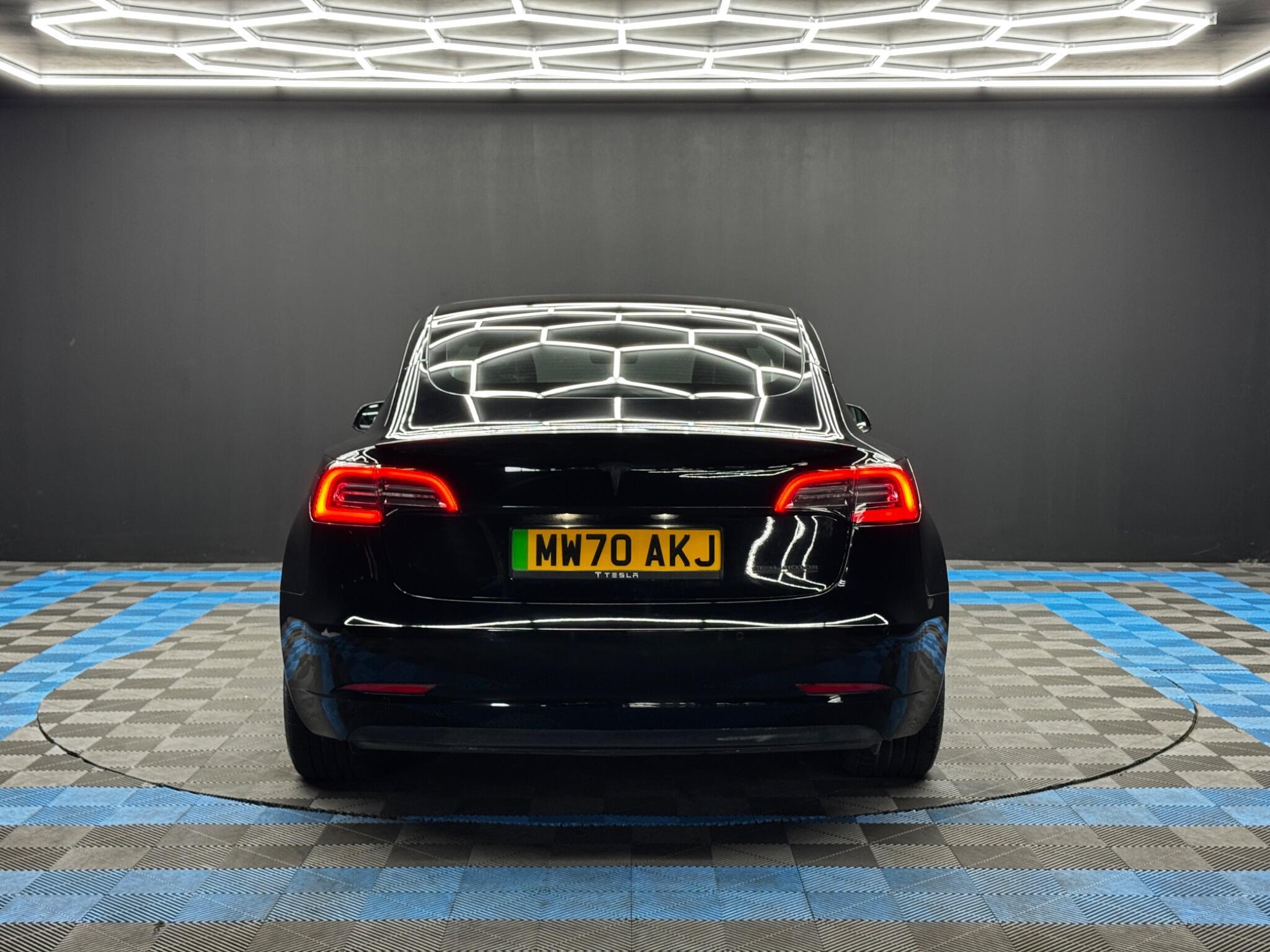Tesla Model 3 - Image 6