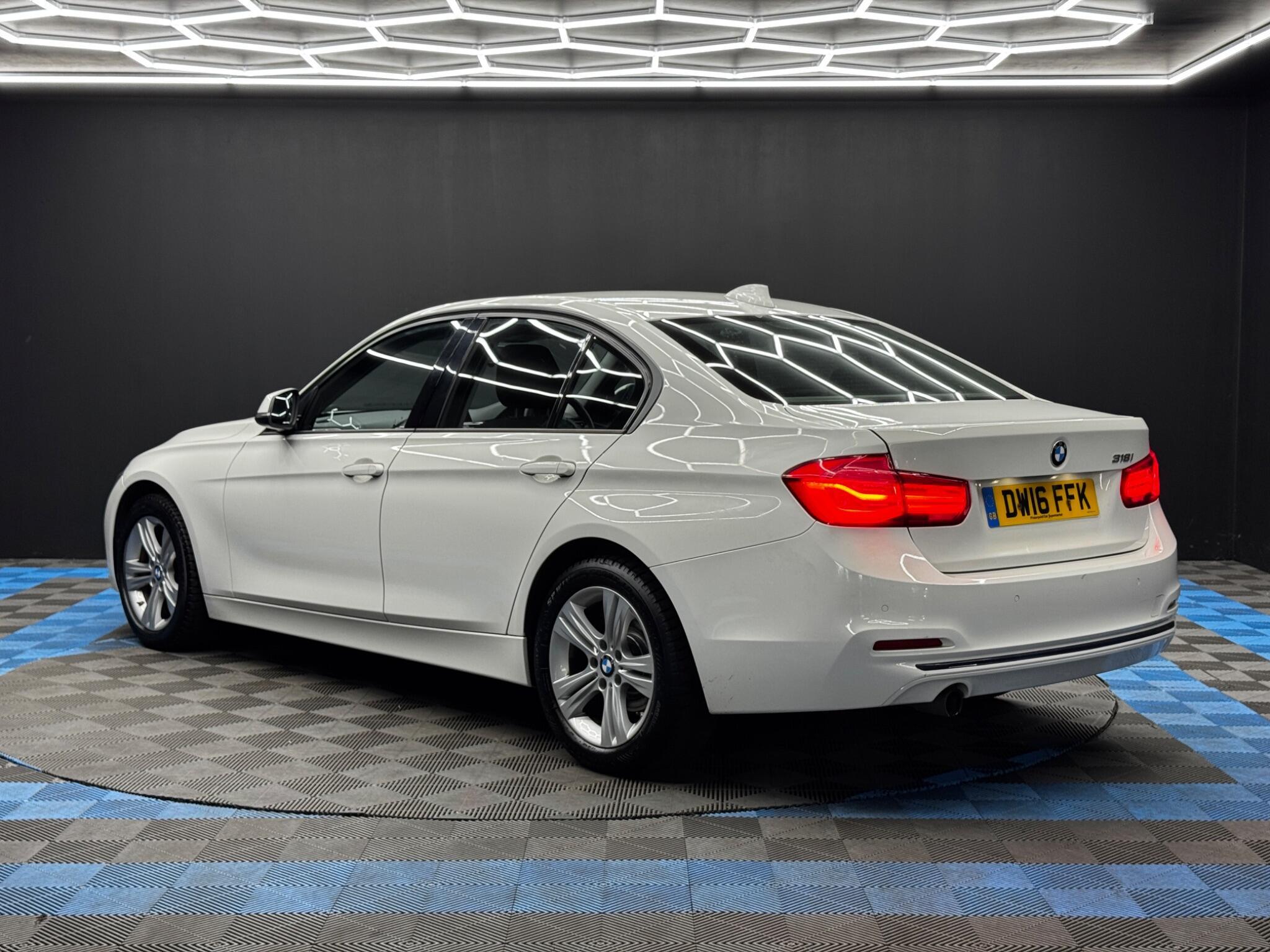 BMW 3 Series - Image 7
