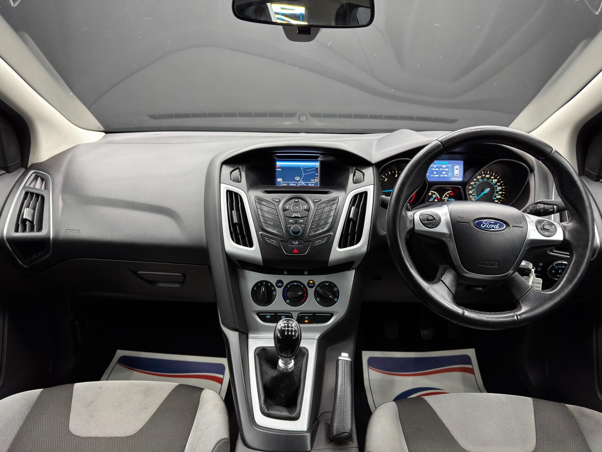 Ford Focus - Image 10