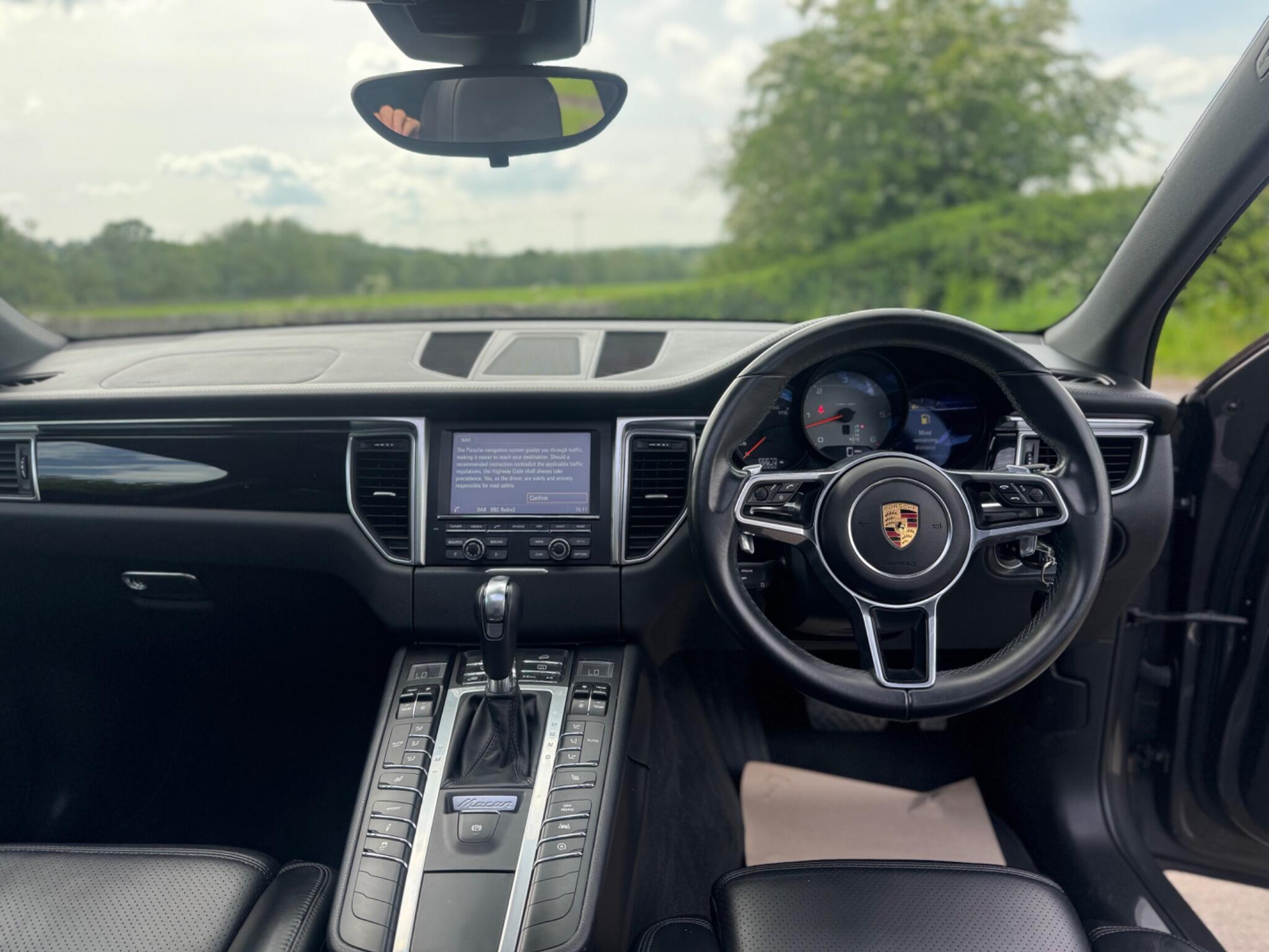 Porsche Macan - Image 23
