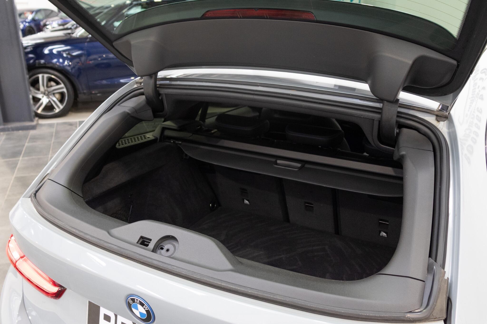 BMW 3 Series - Image 12