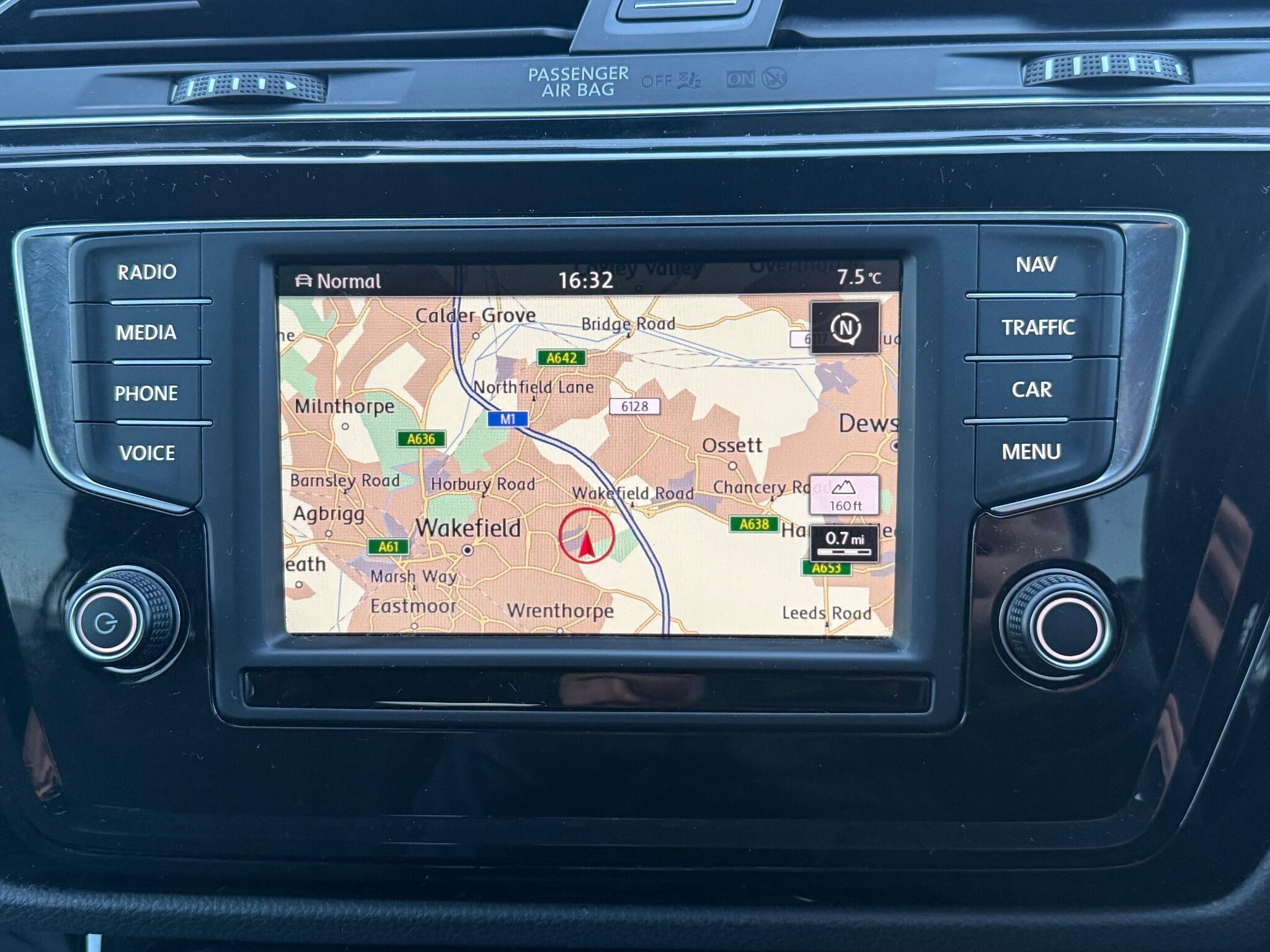 Volkswagen Touran - Image 32