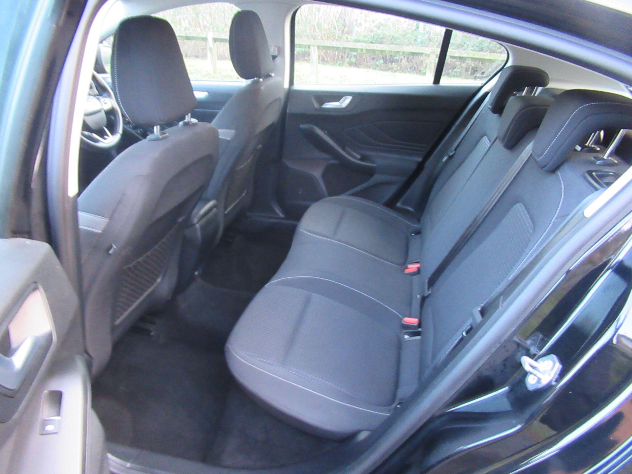 Ford Focus - Image 15