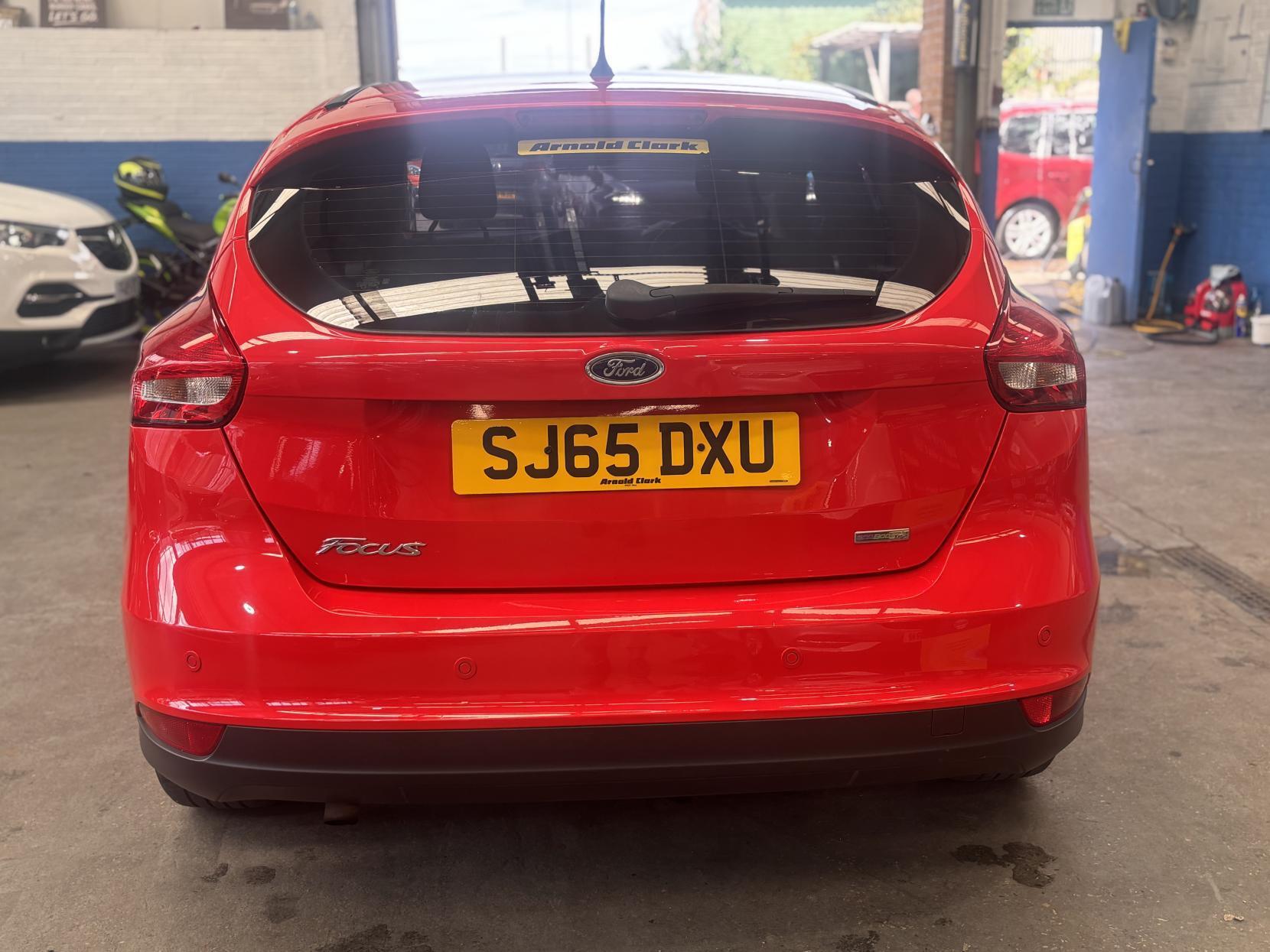 Ford Focus - Image 8