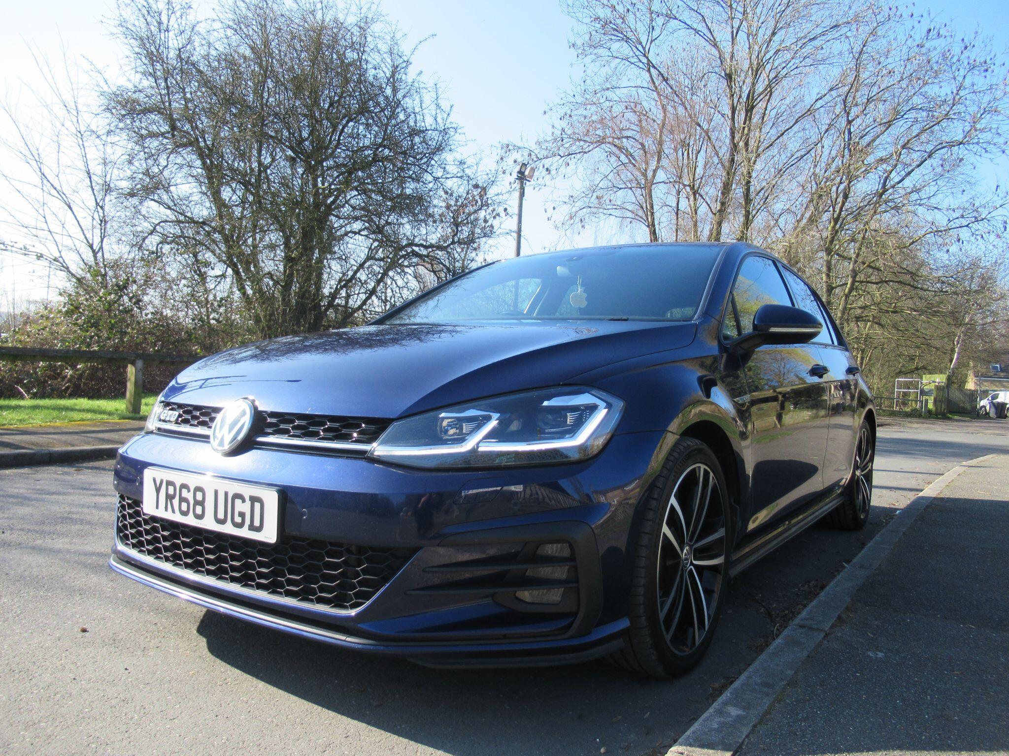 Volkswagen Golf - Image 9