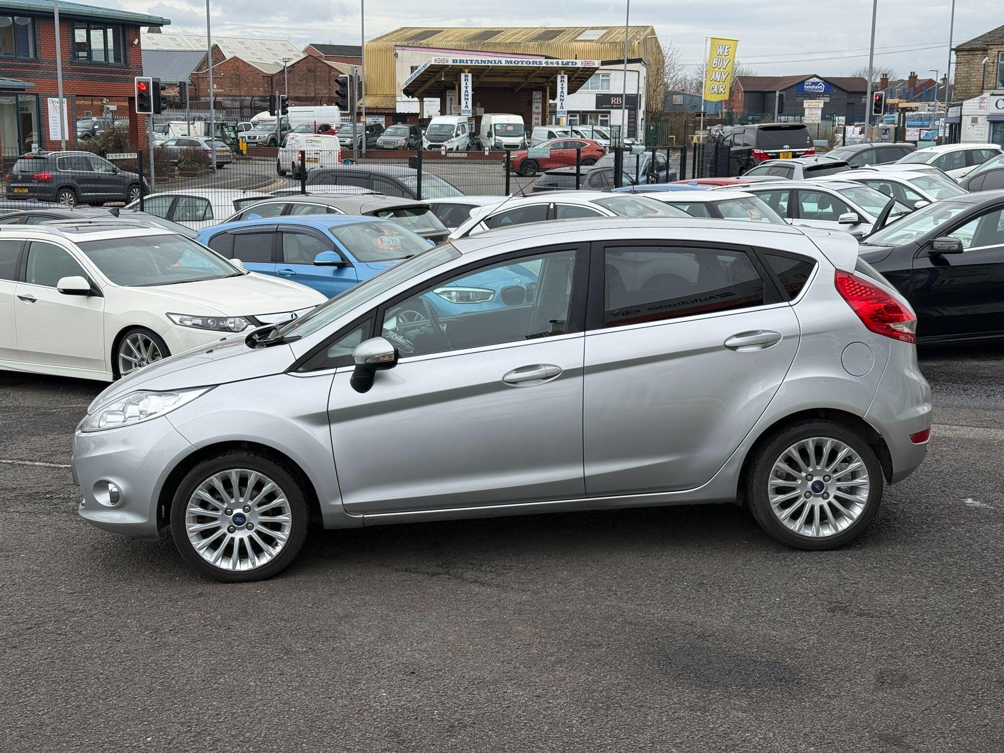 Ford Fiesta - Image 23