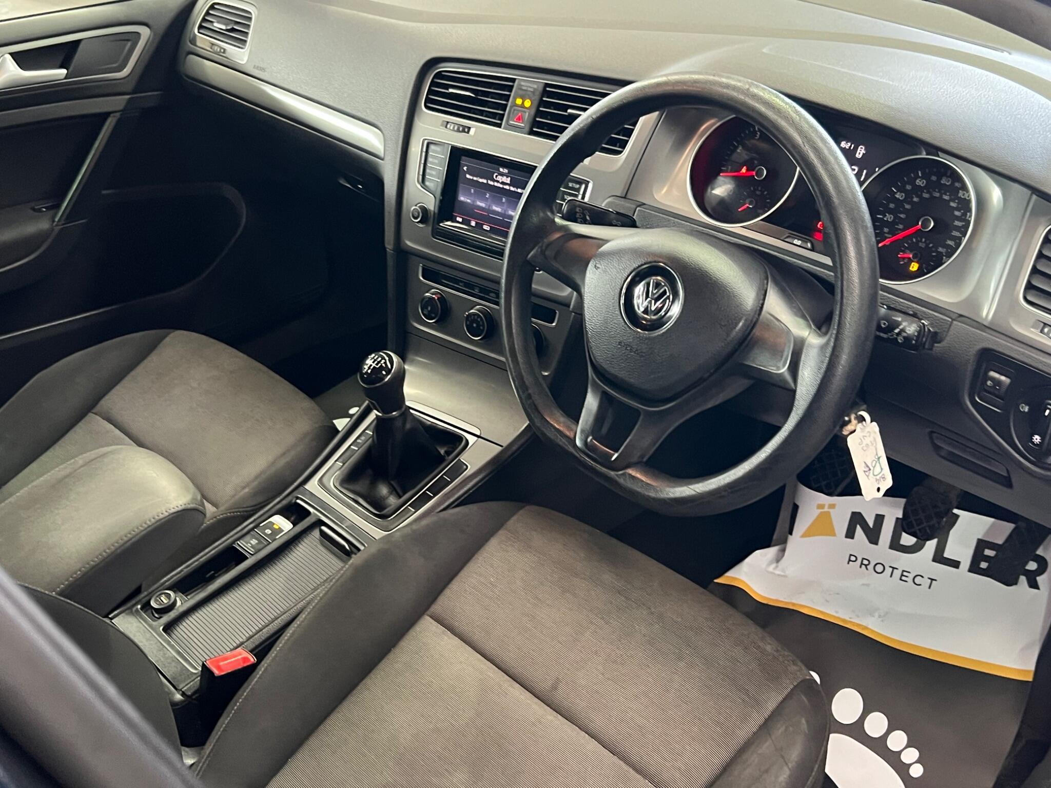 Volkswagen Golf - Image 14