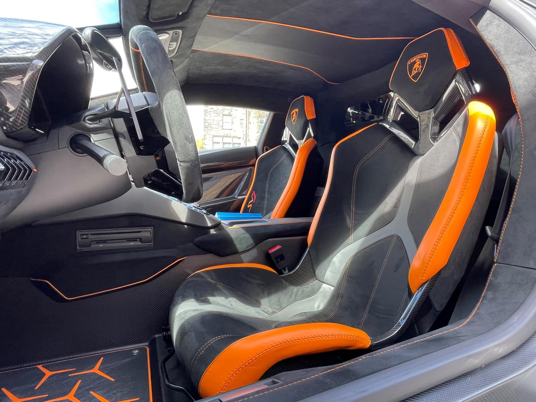 Lamborghini Aventador - Image 7
