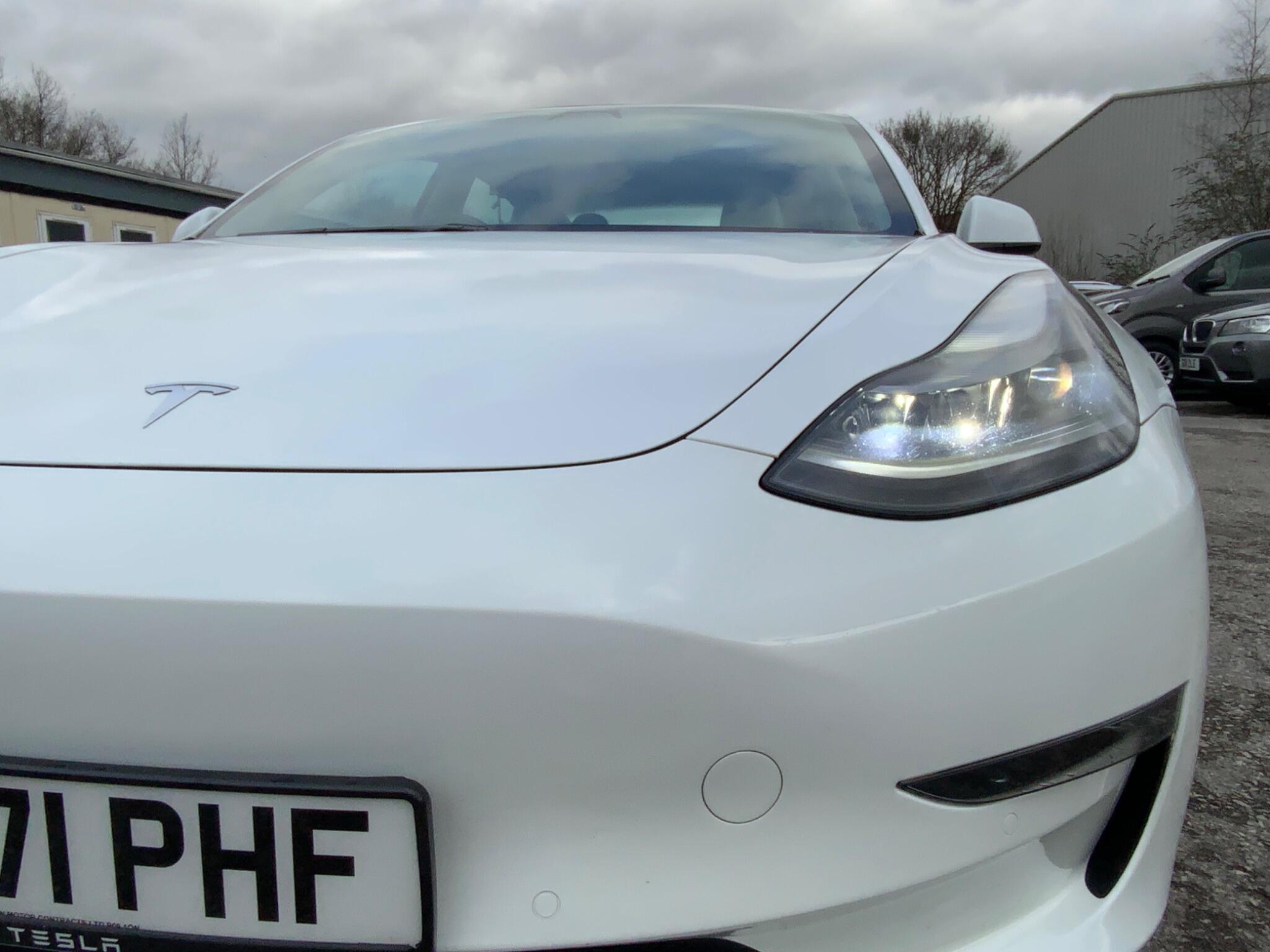 Tesla Model 3 - Image 2