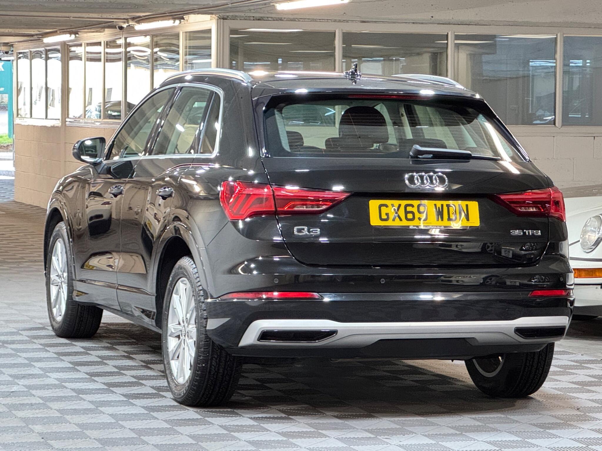 Audi Q3 - Image 3