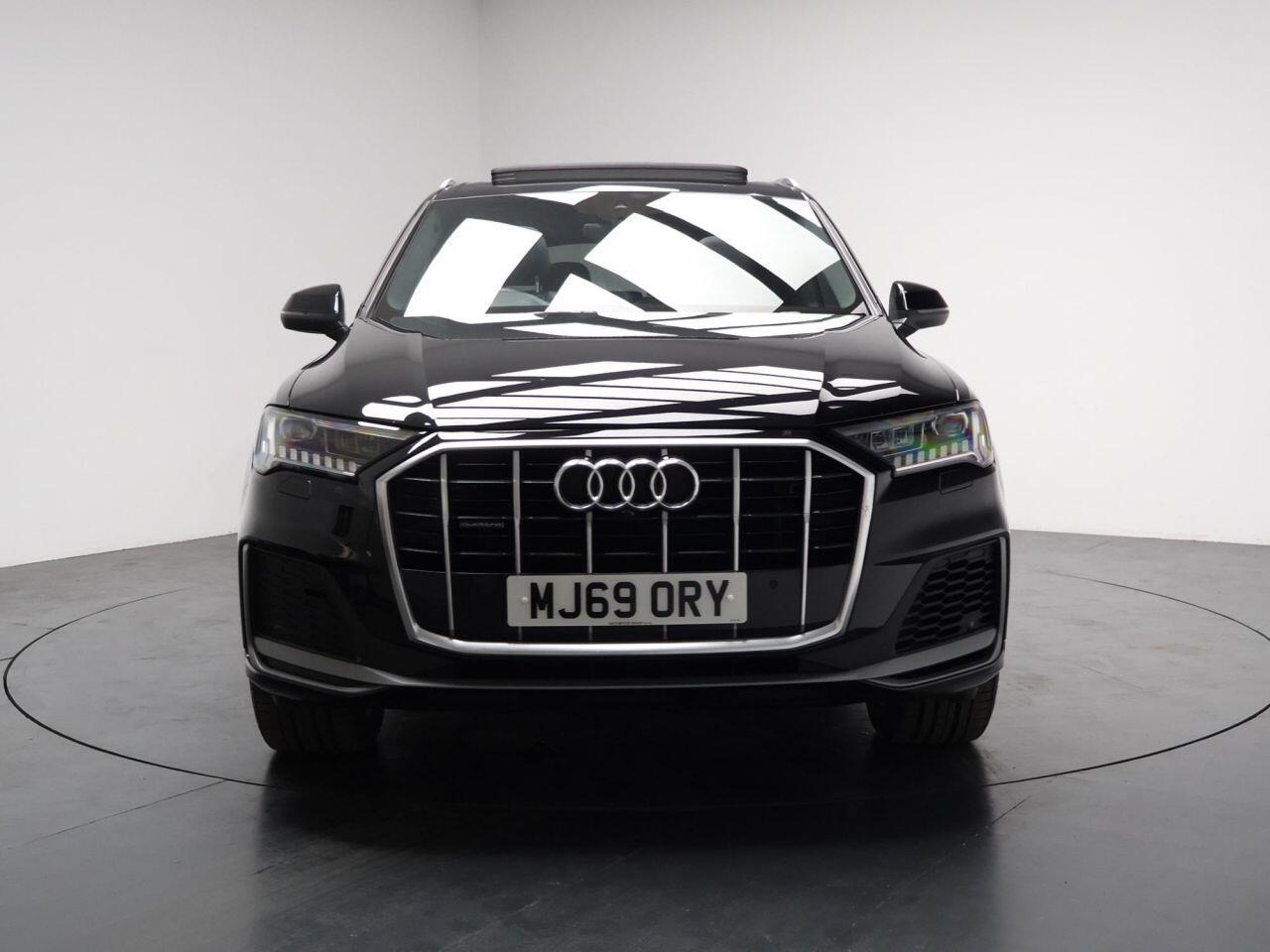 Audi Q7 - Image 5